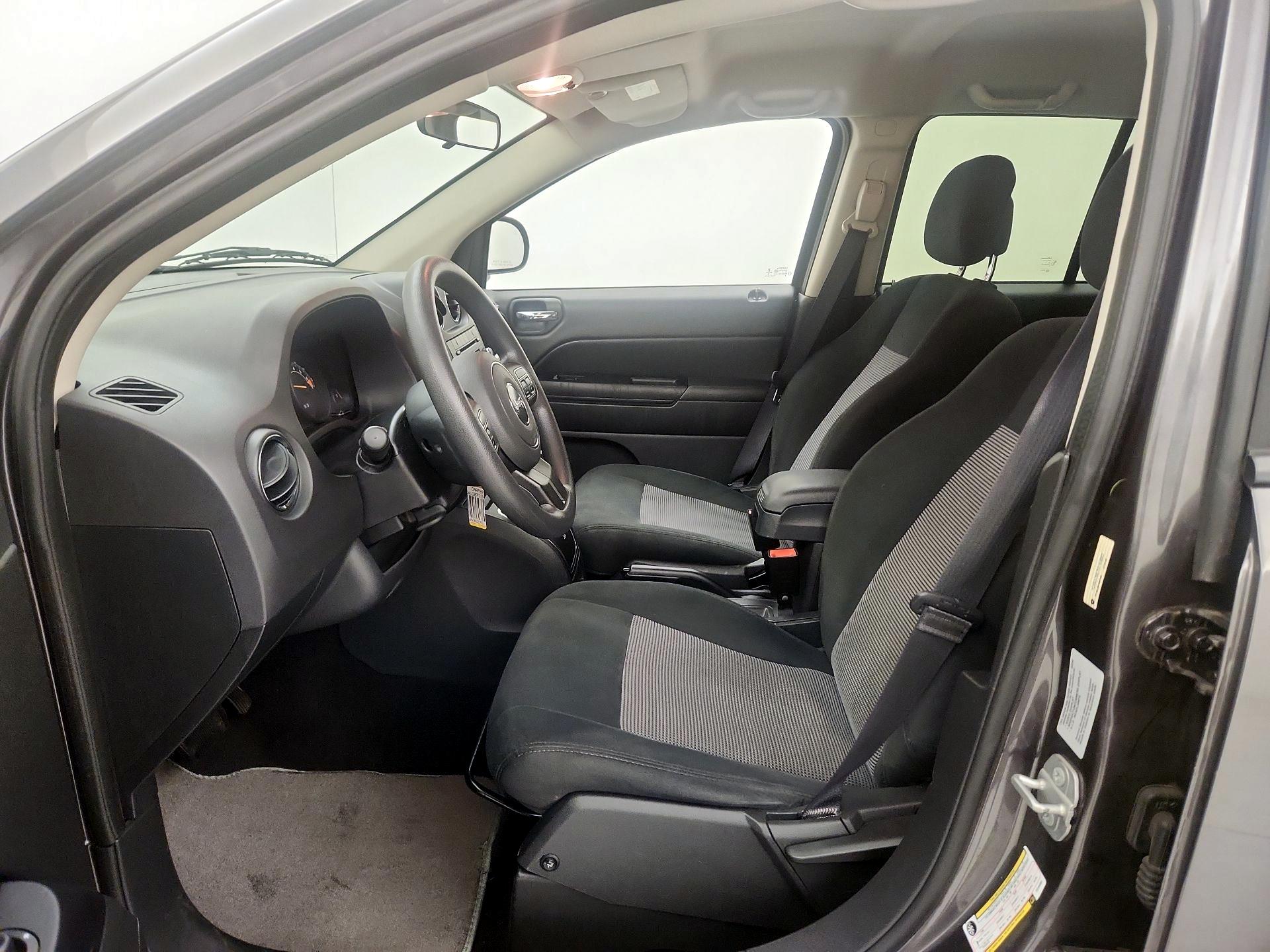 Thumbnail: 2015 Jeep Compass - 11