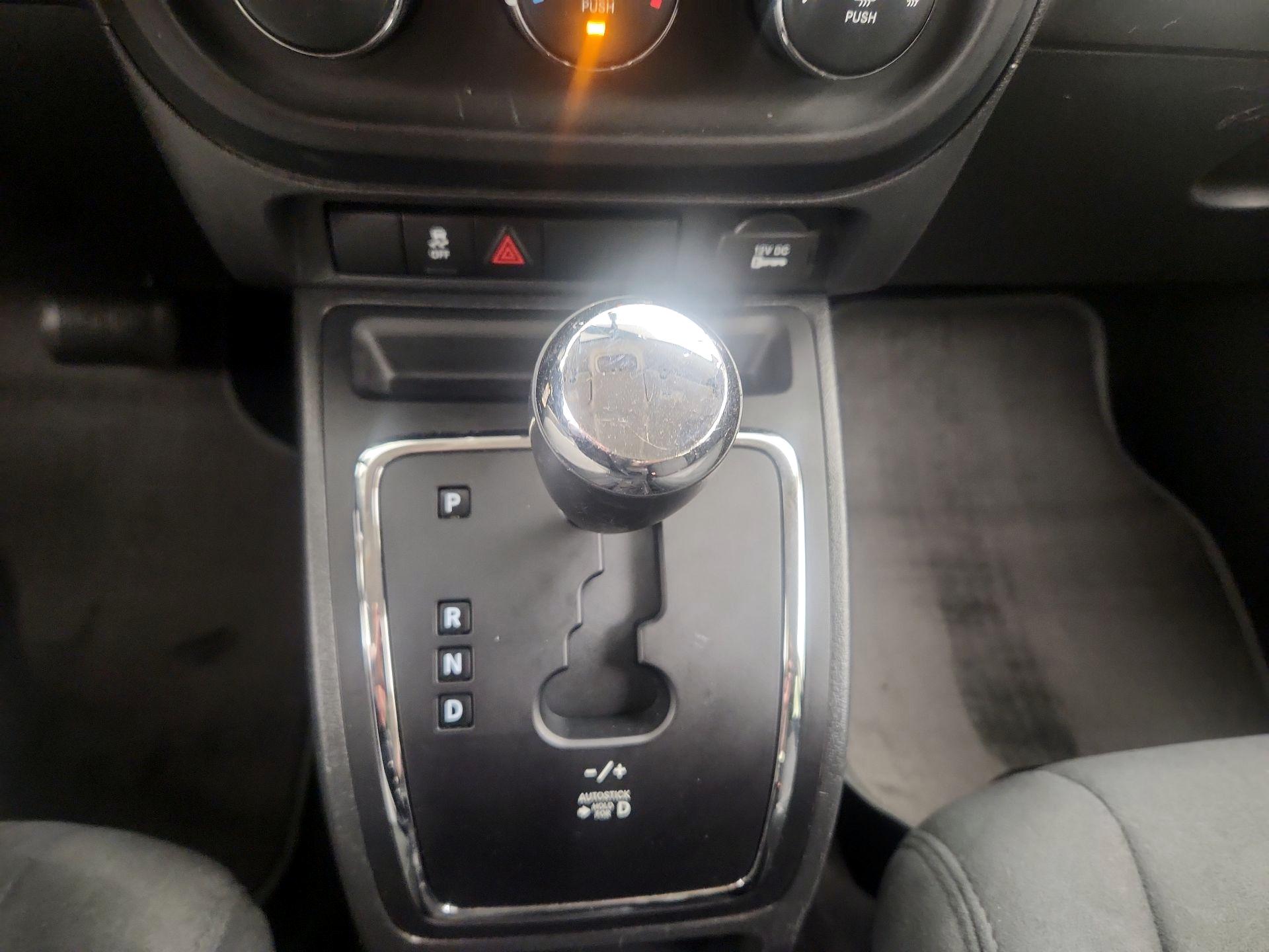 Thumbnail: 2015 Jeep Compass - 15