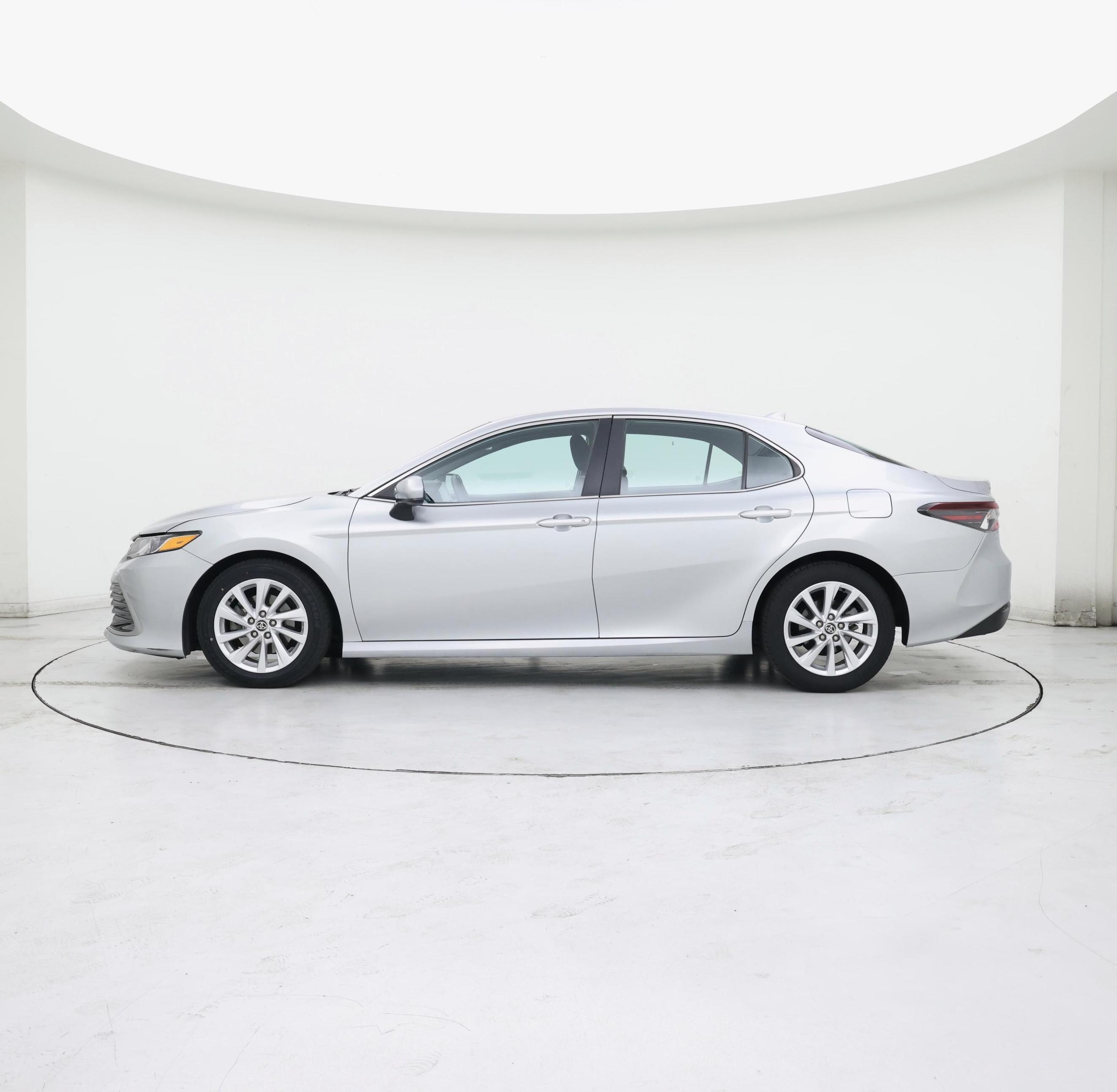 Thumbnail: 2022 Toyota Camry - 3