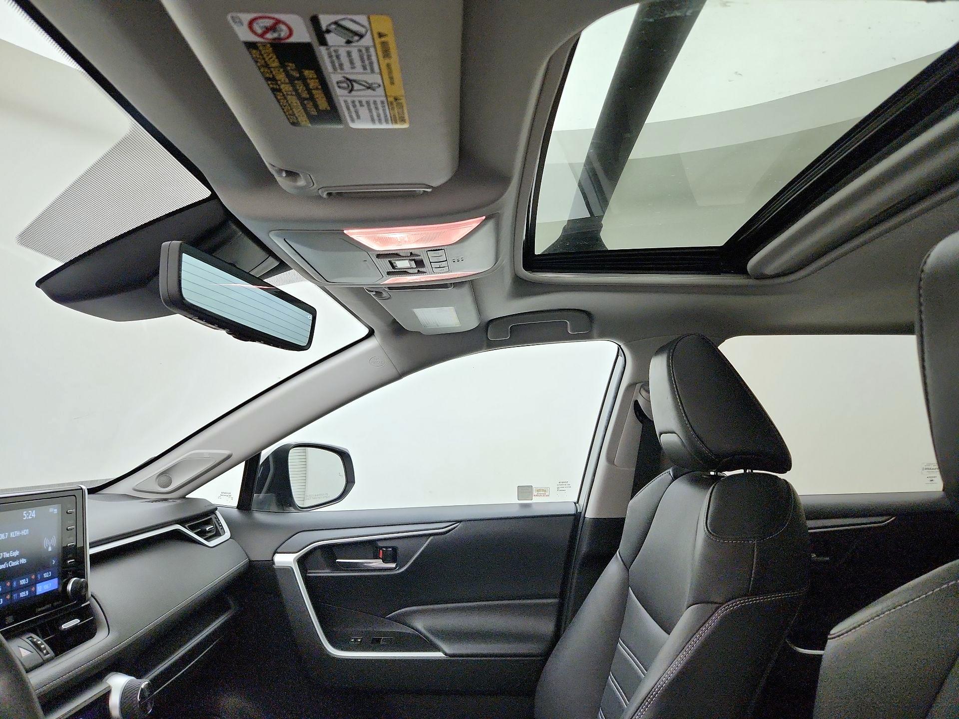 Thumbnail: 2021 Toyota RAV4 - 19