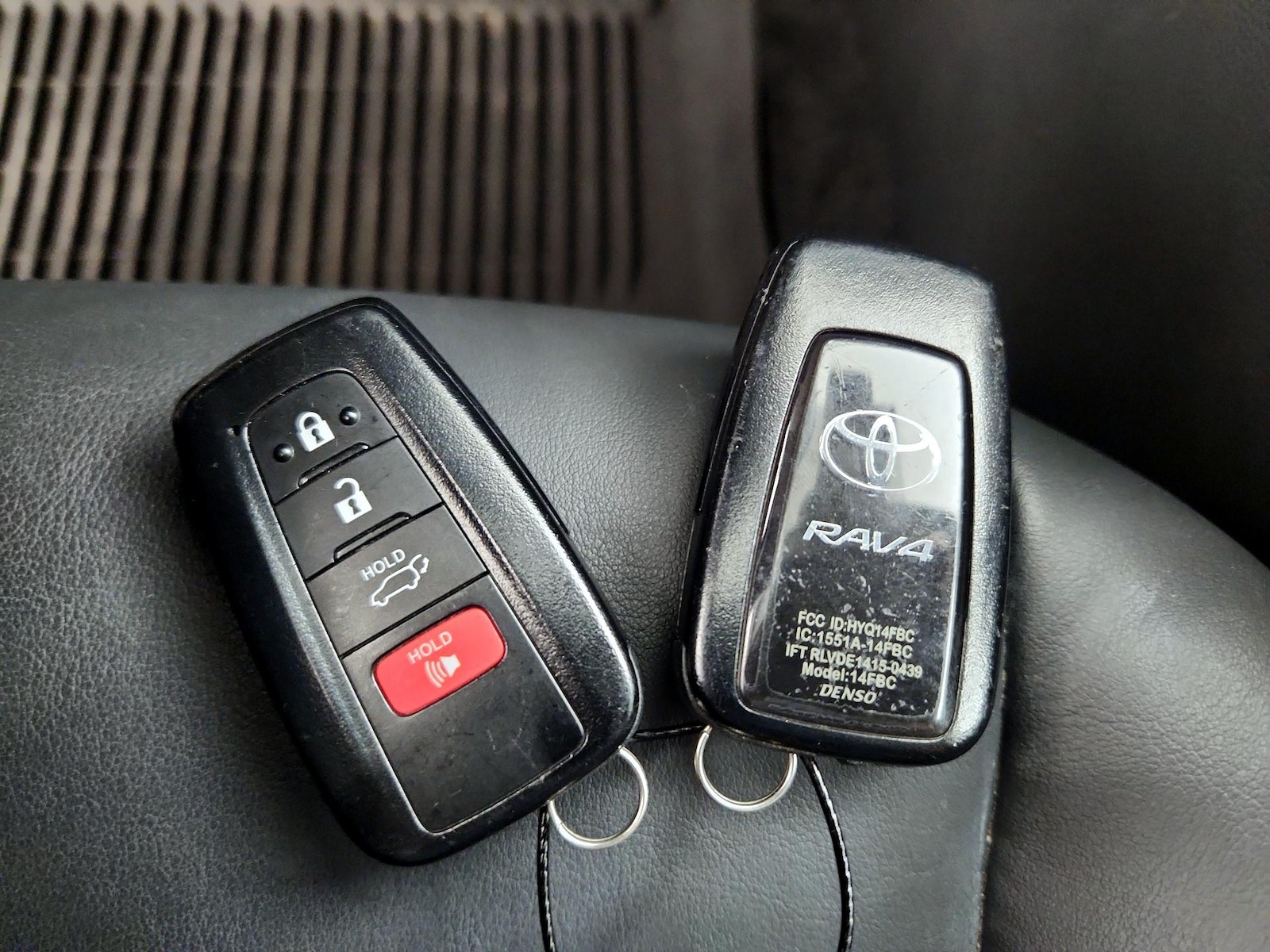 2021 Toyota RAV4 XLE Premium - Photo 24