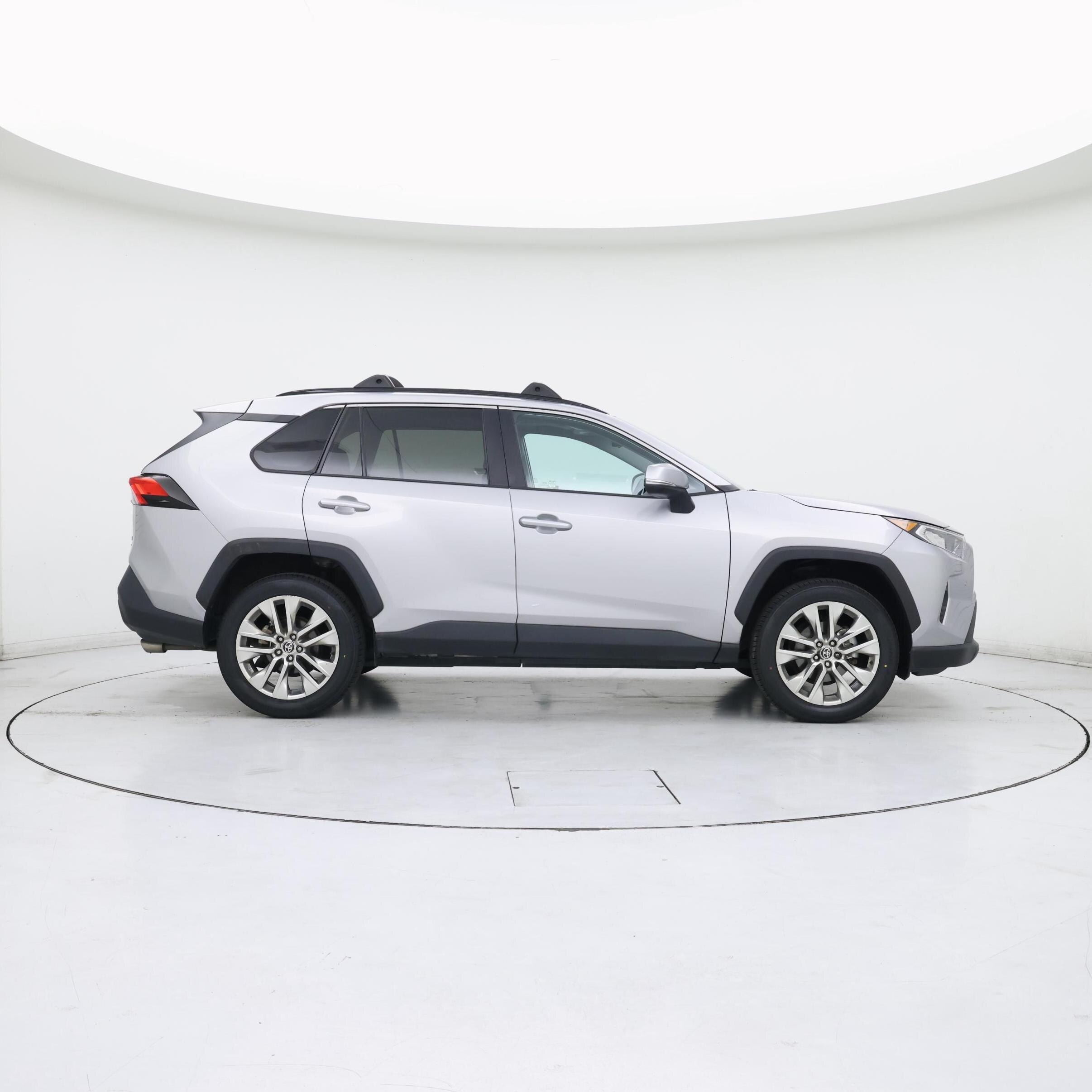 Thumbnail: 2021 Toyota RAV4 - 7