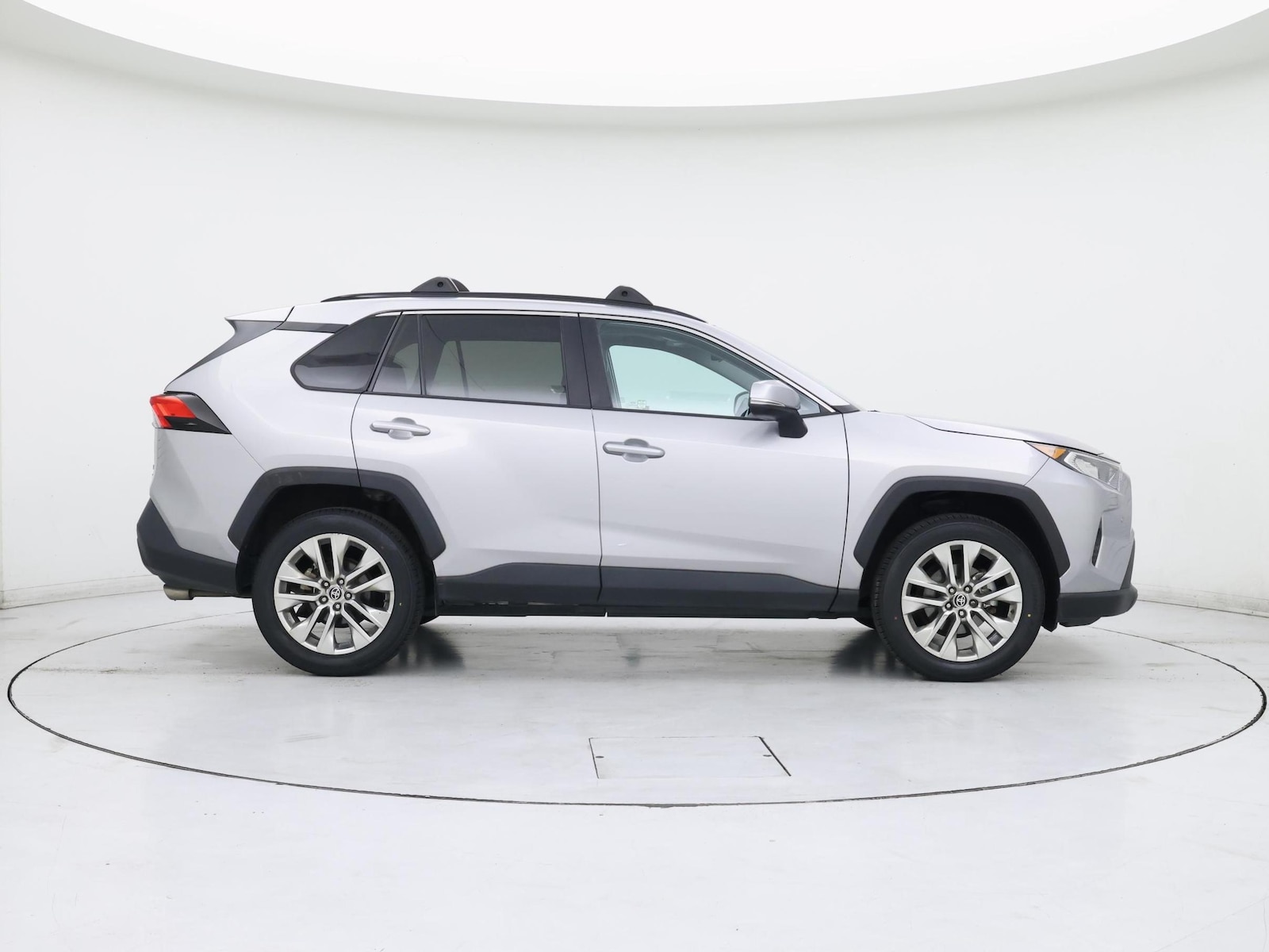 2021 Toyota RAV4 XLE Premium - Photo 8