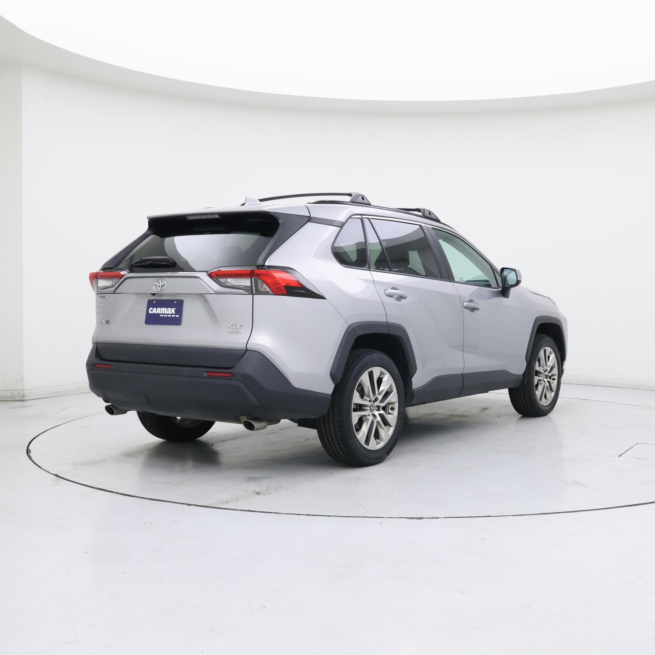 Thumbnail: 2021 Toyota RAV4 - 8