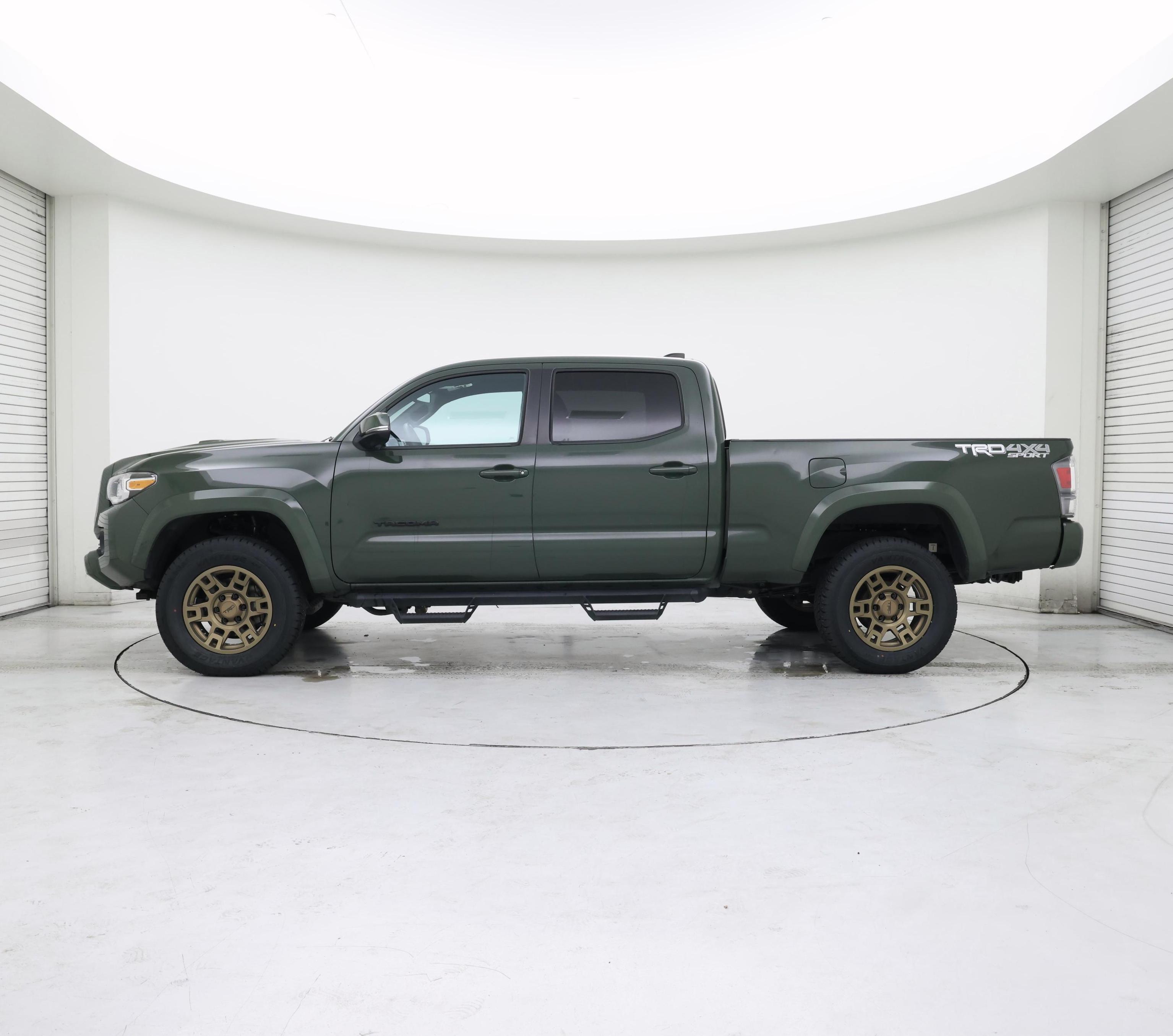 Thumbnail: 2021 Toyota Tacoma - 3
