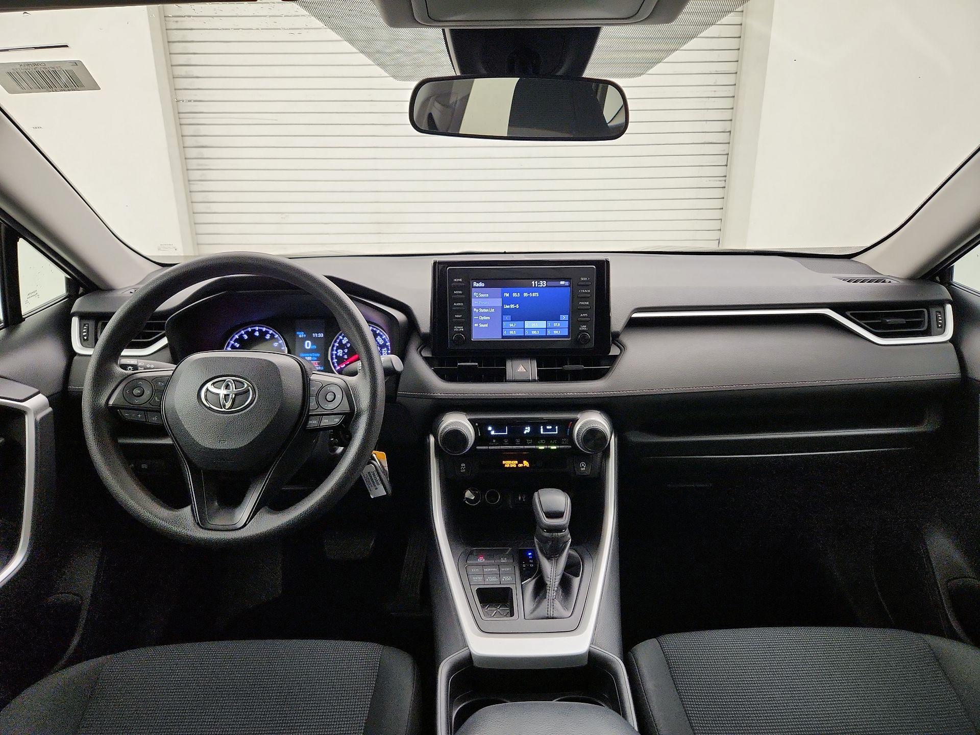 Thumbnail: 2019 Toyota RAV4 - 9