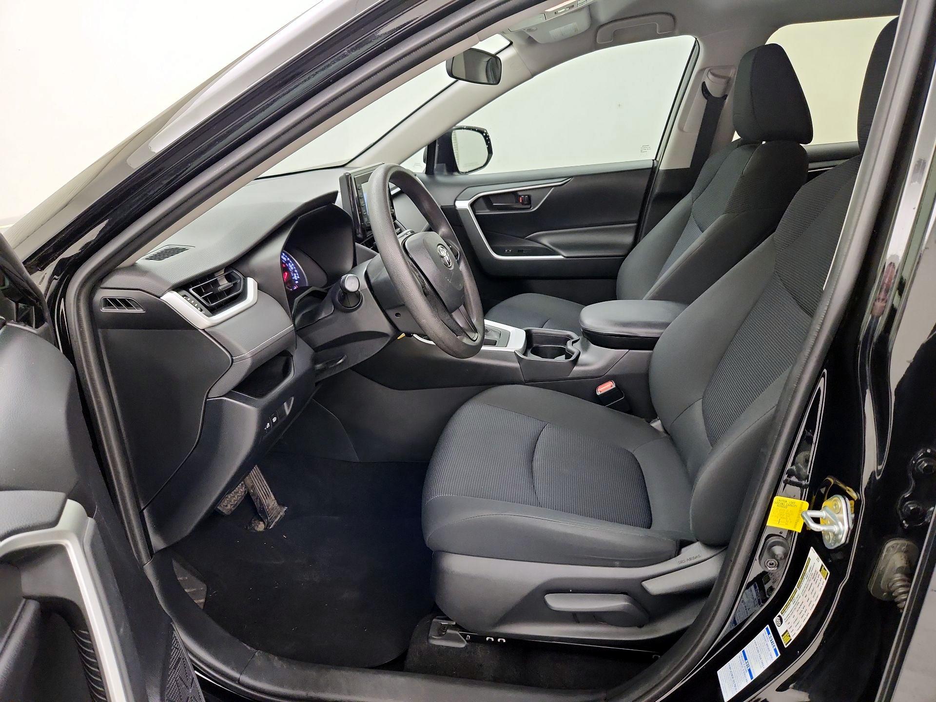 Thumbnail: 2019 Toyota RAV4 - 11