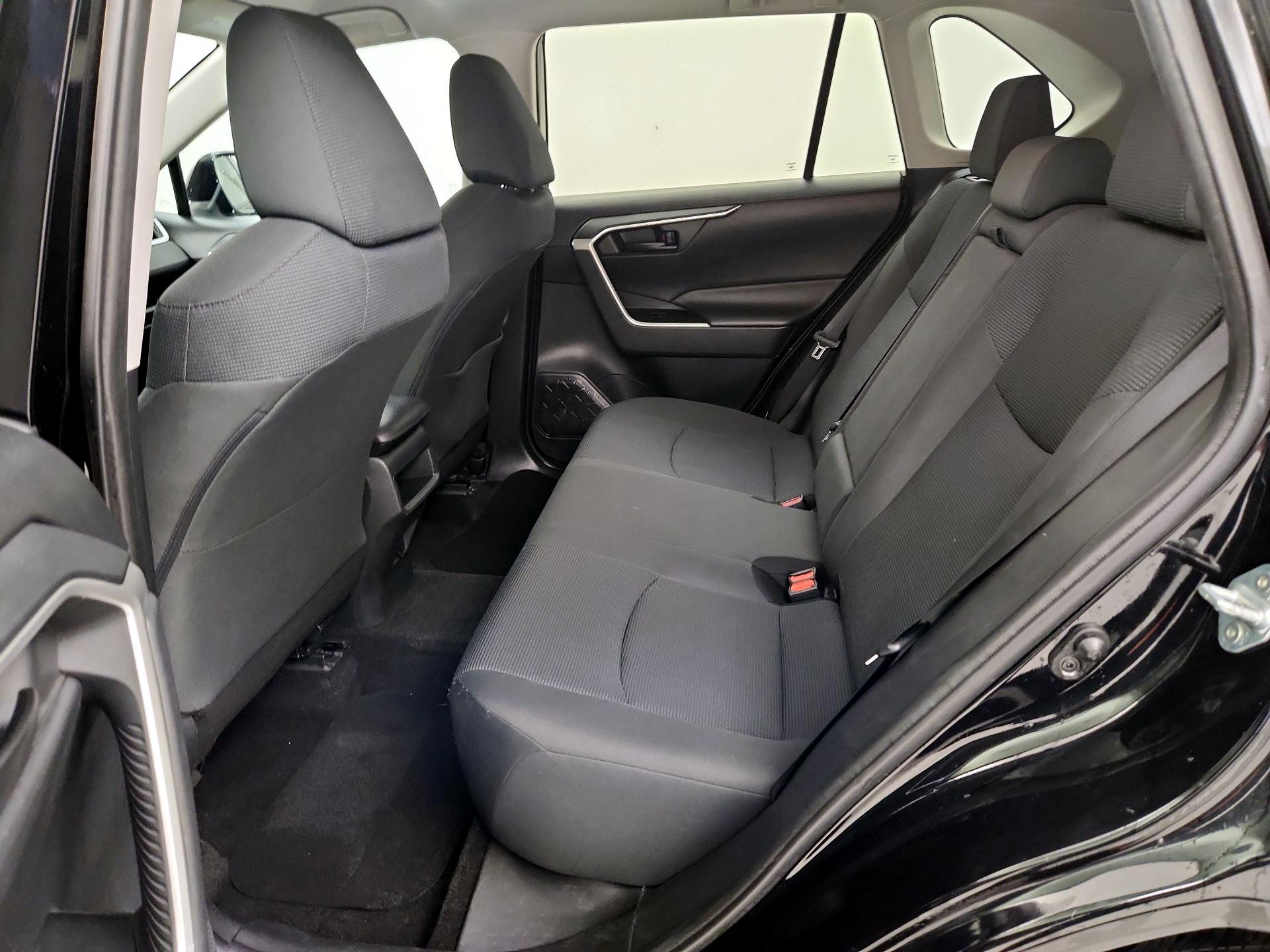 Thumbnail: 2019 Toyota RAV4 - 19