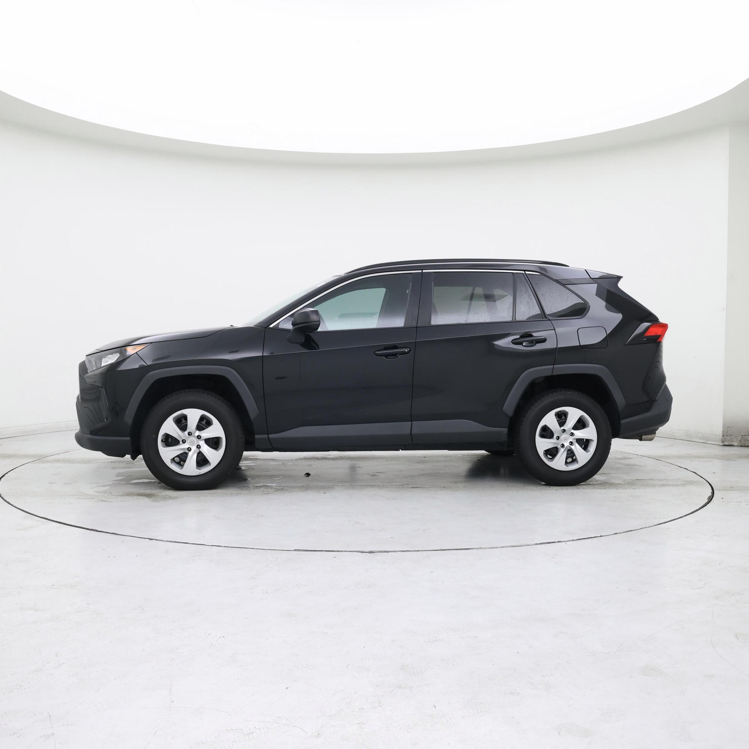 Thumbnail: 2019 Toyota RAV4 - 3