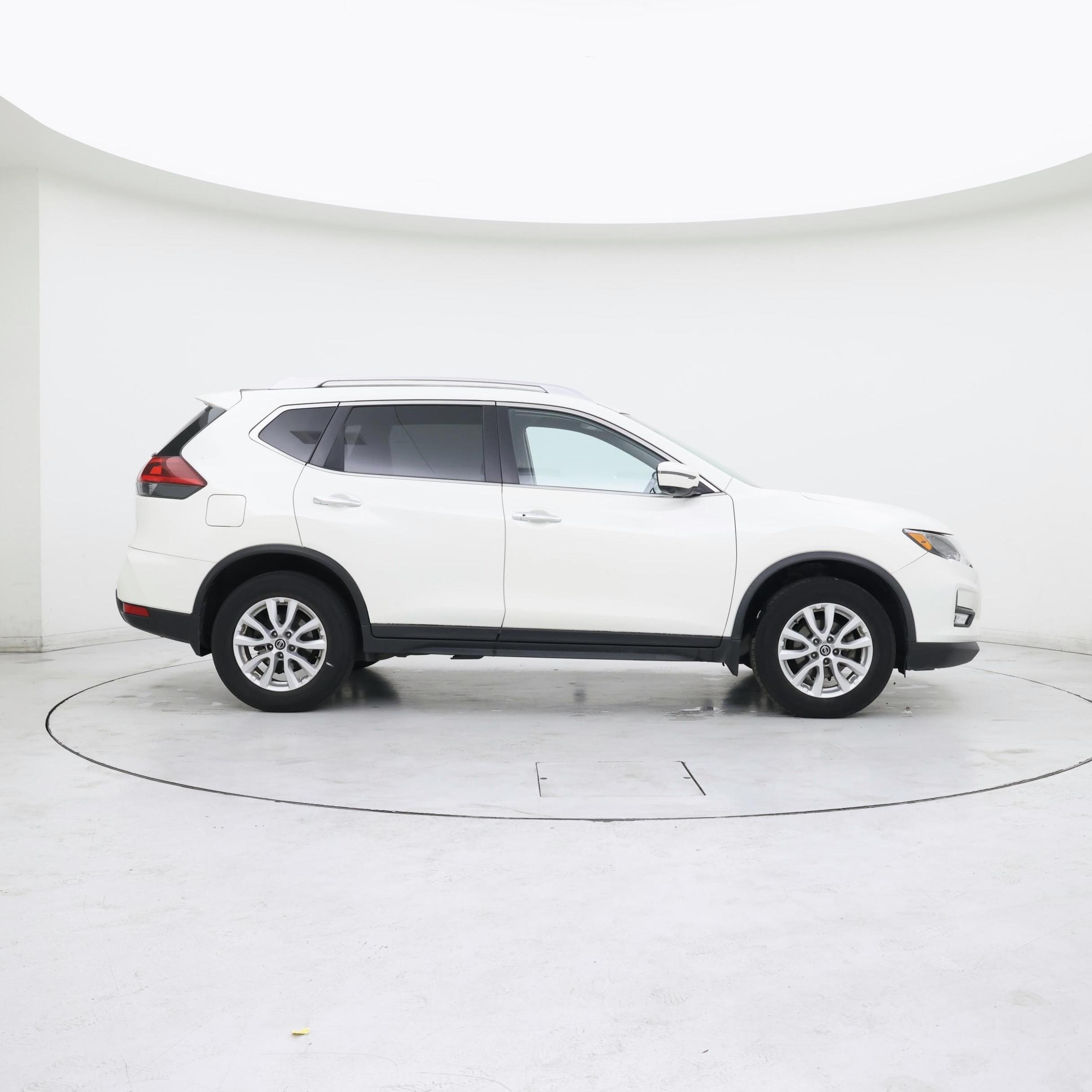 Thumbnail: 2018 Nissan Rogue - 7