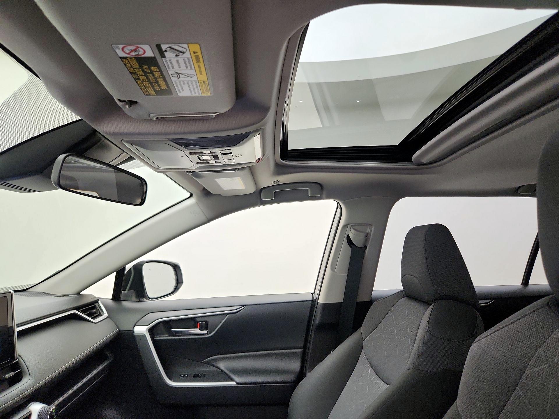Thumbnail: 2025 Toyota RAV4 - 19