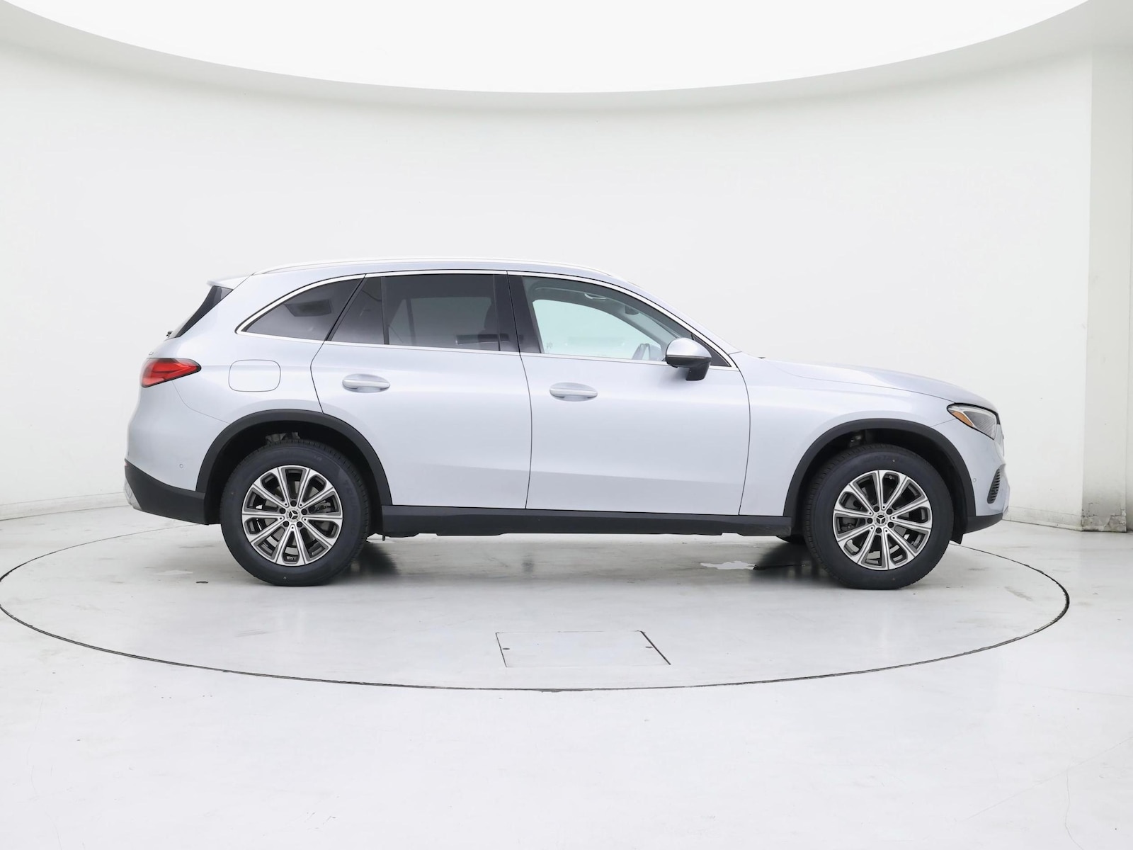 2024 Mercedes-Benz GLC GLC 300 - Photo 8