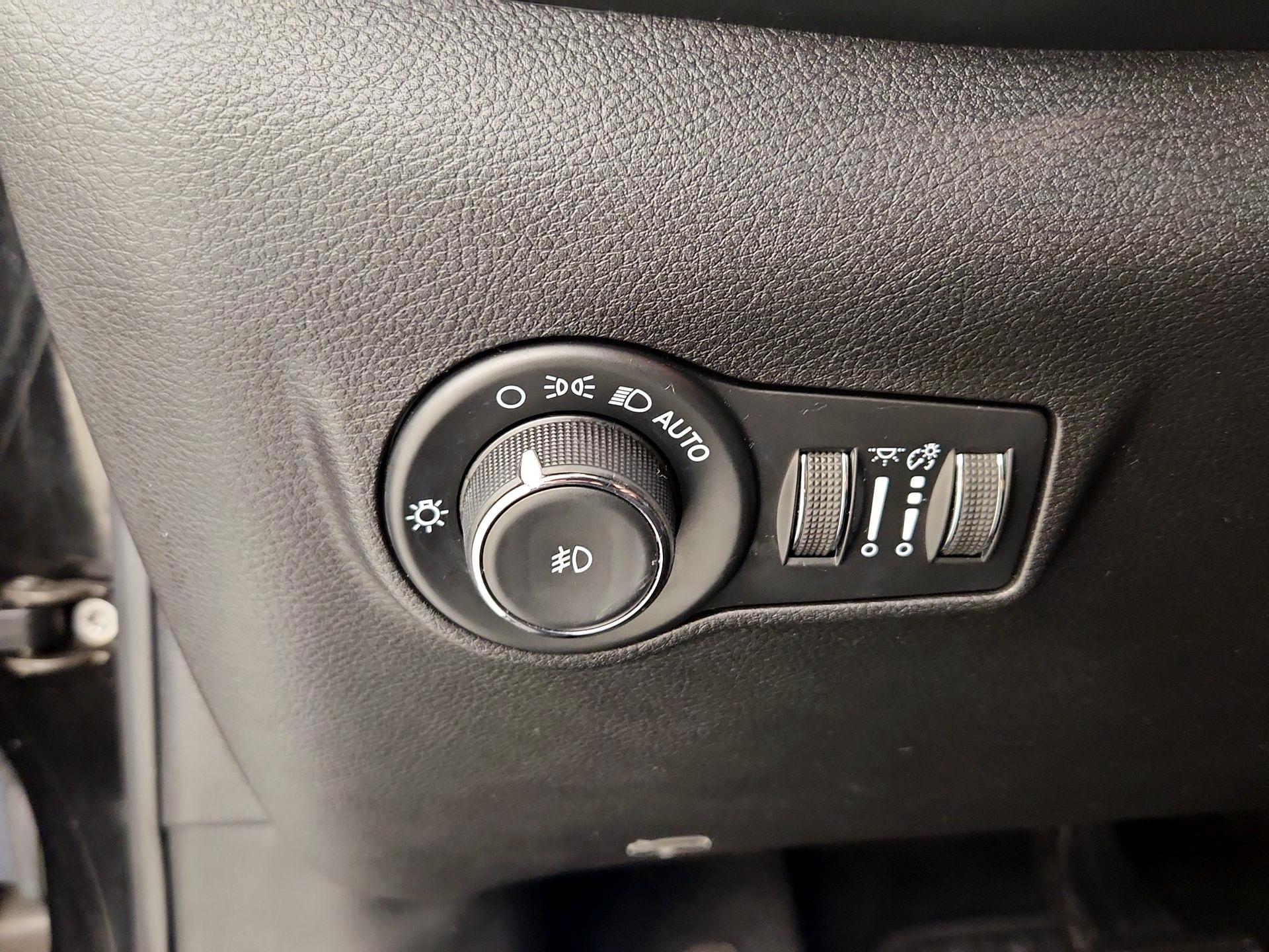 Thumbnail: 2022 Jeep Compass - 13