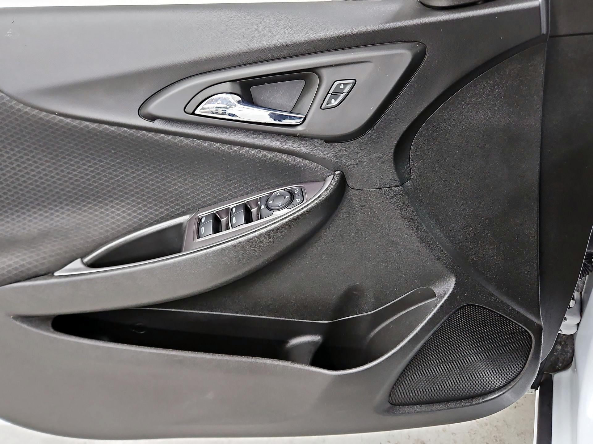 Thumbnail: 2023 Chevrolet Malibu - 12