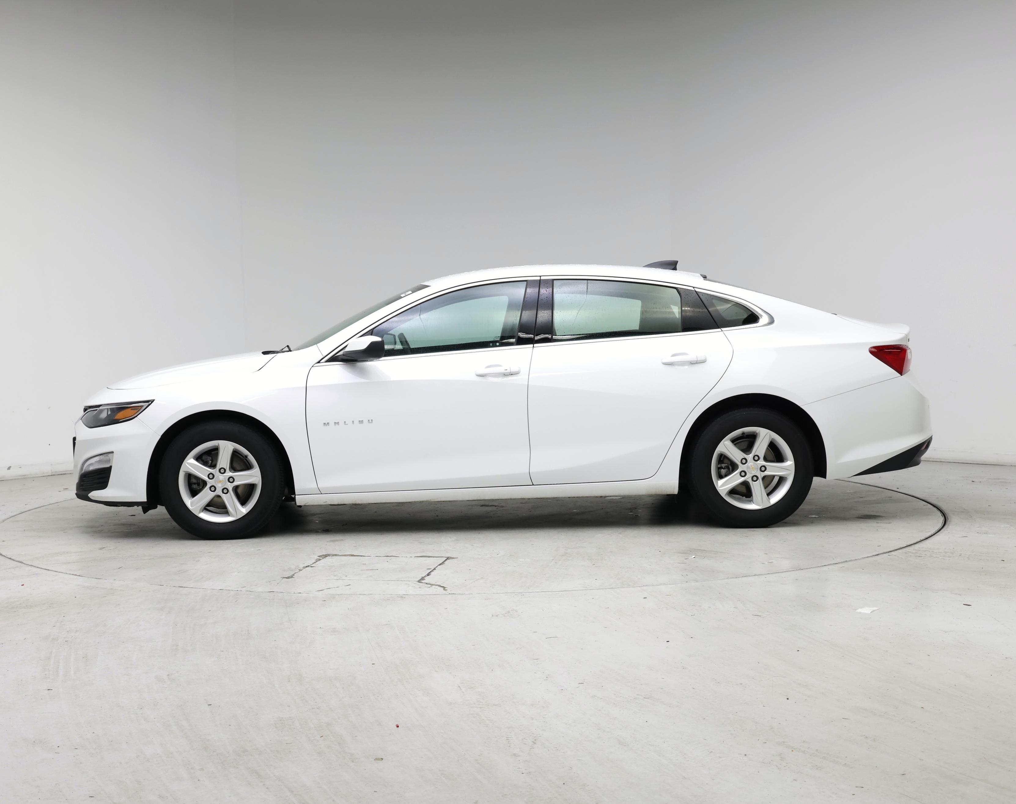 Thumbnail: 2023 Chevrolet Malibu - 3
