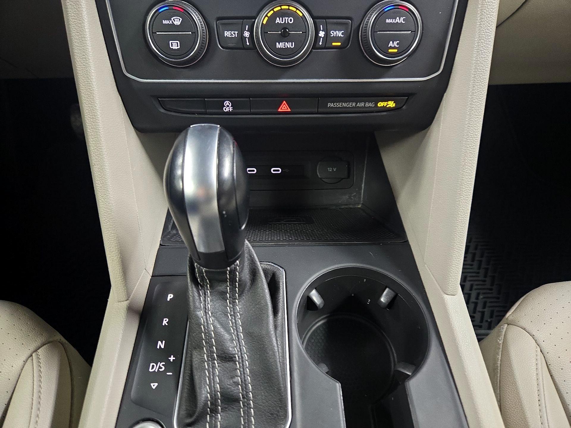 Thumbnail: 2021 Volkswagen Atlas - 17