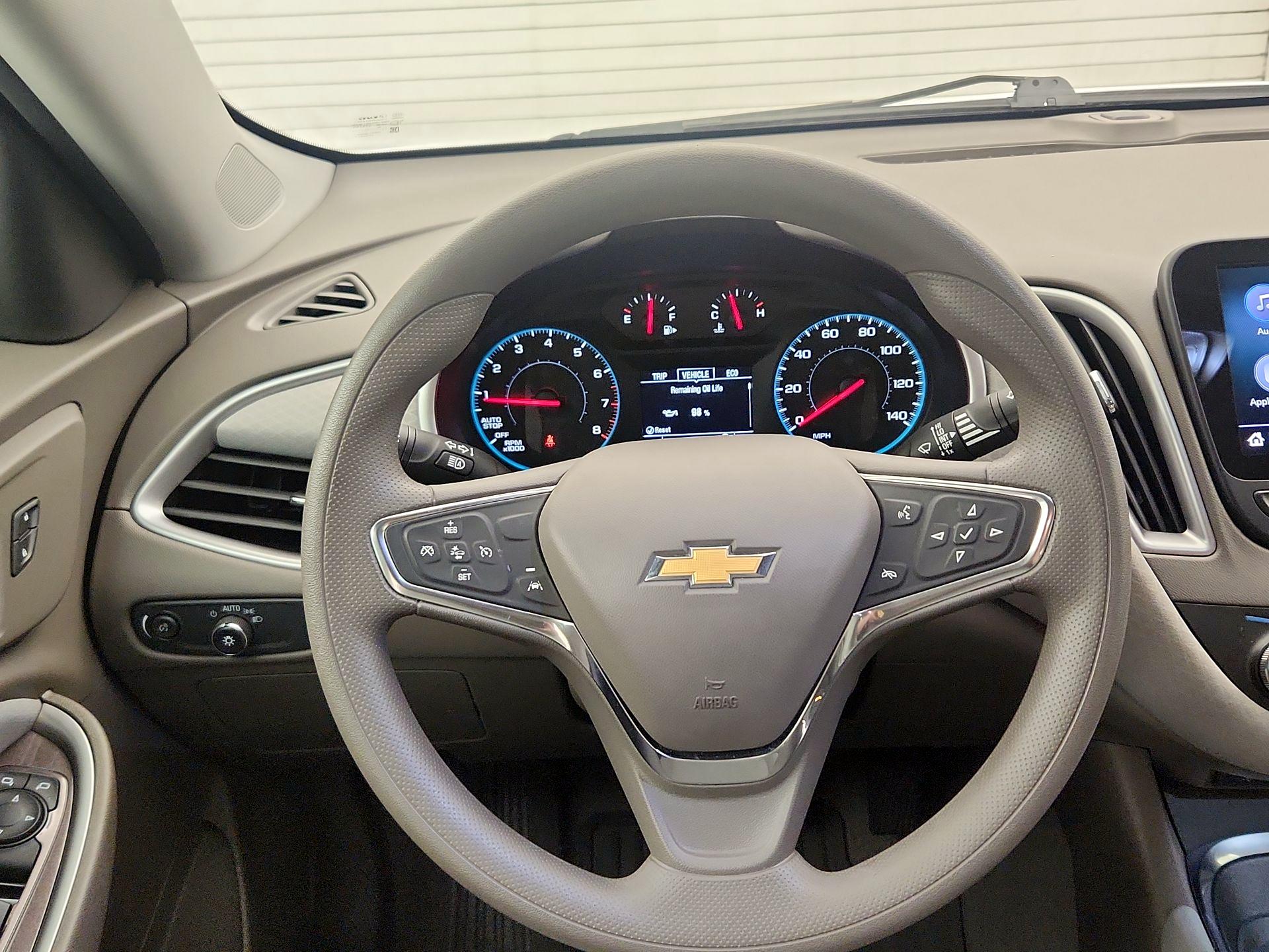 Thumbnail: 2020 Chevrolet Malibu - 10