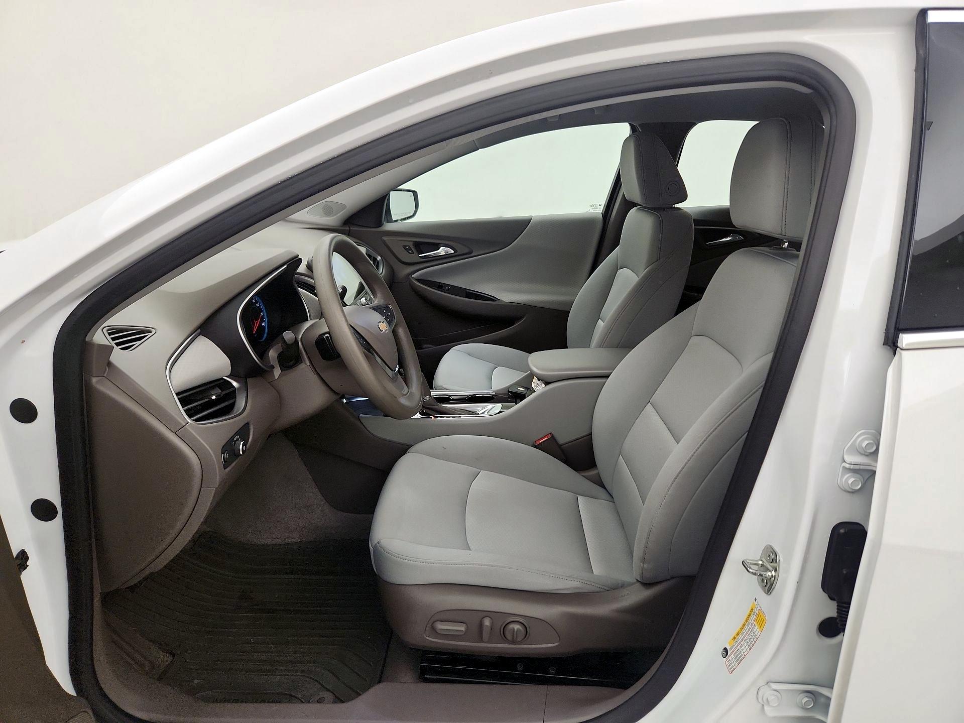 Thumbnail: 2020 Chevrolet Malibu - 11