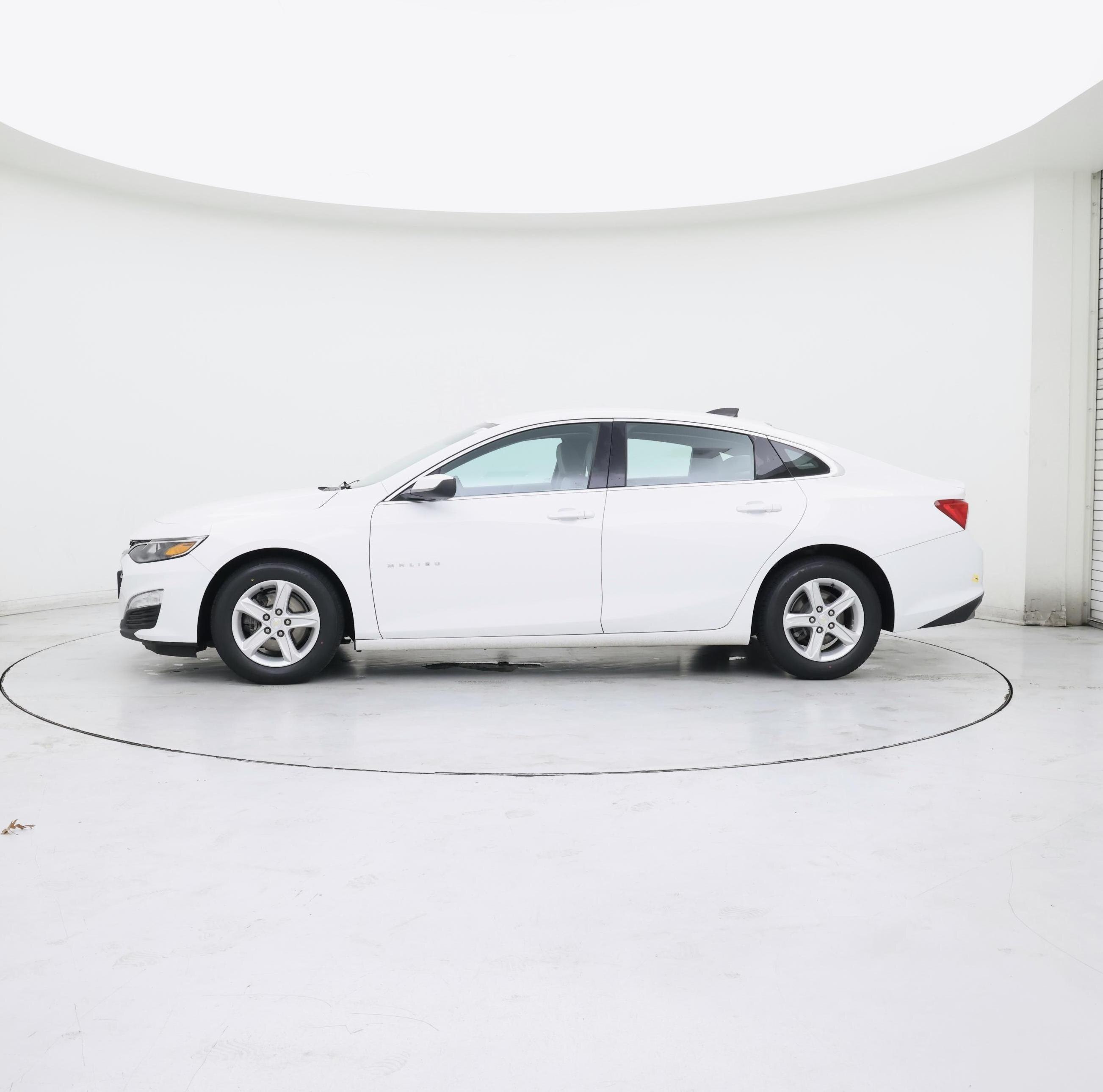 Thumbnail: 2020 Chevrolet Malibu - 3