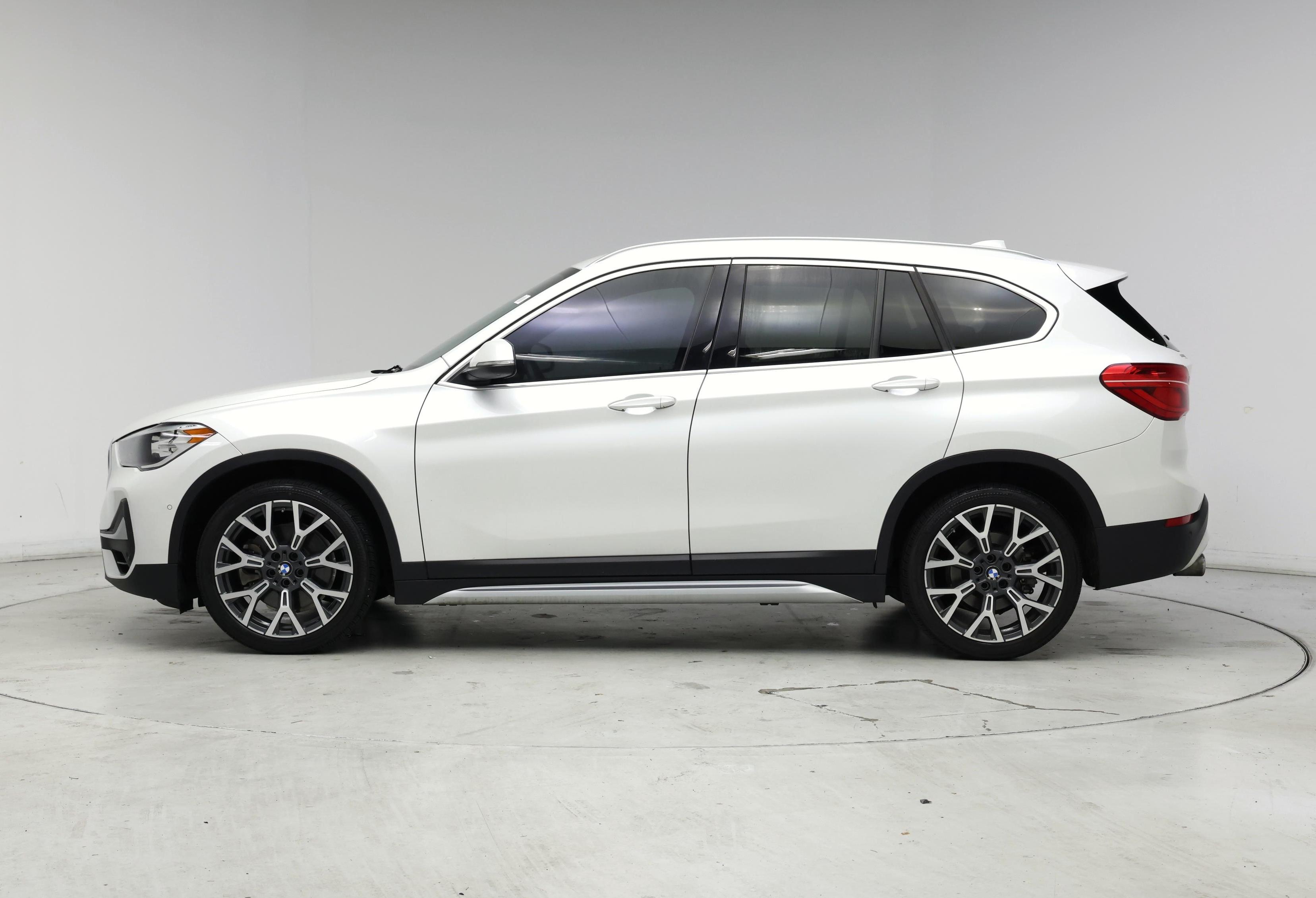 Thumbnail: 2021 BMW X1 - 3