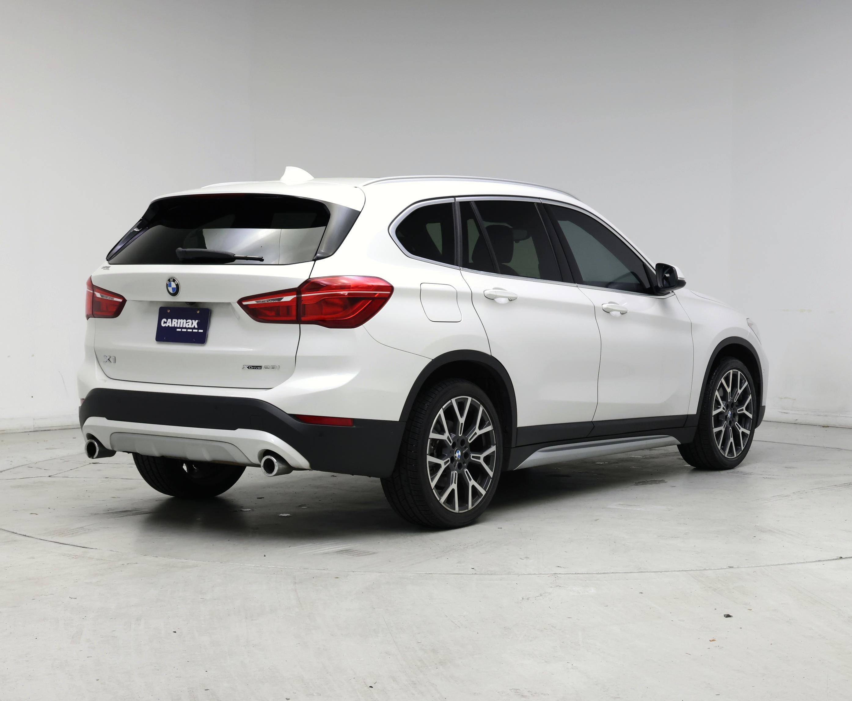 Thumbnail: 2021 BMW X1 - 8