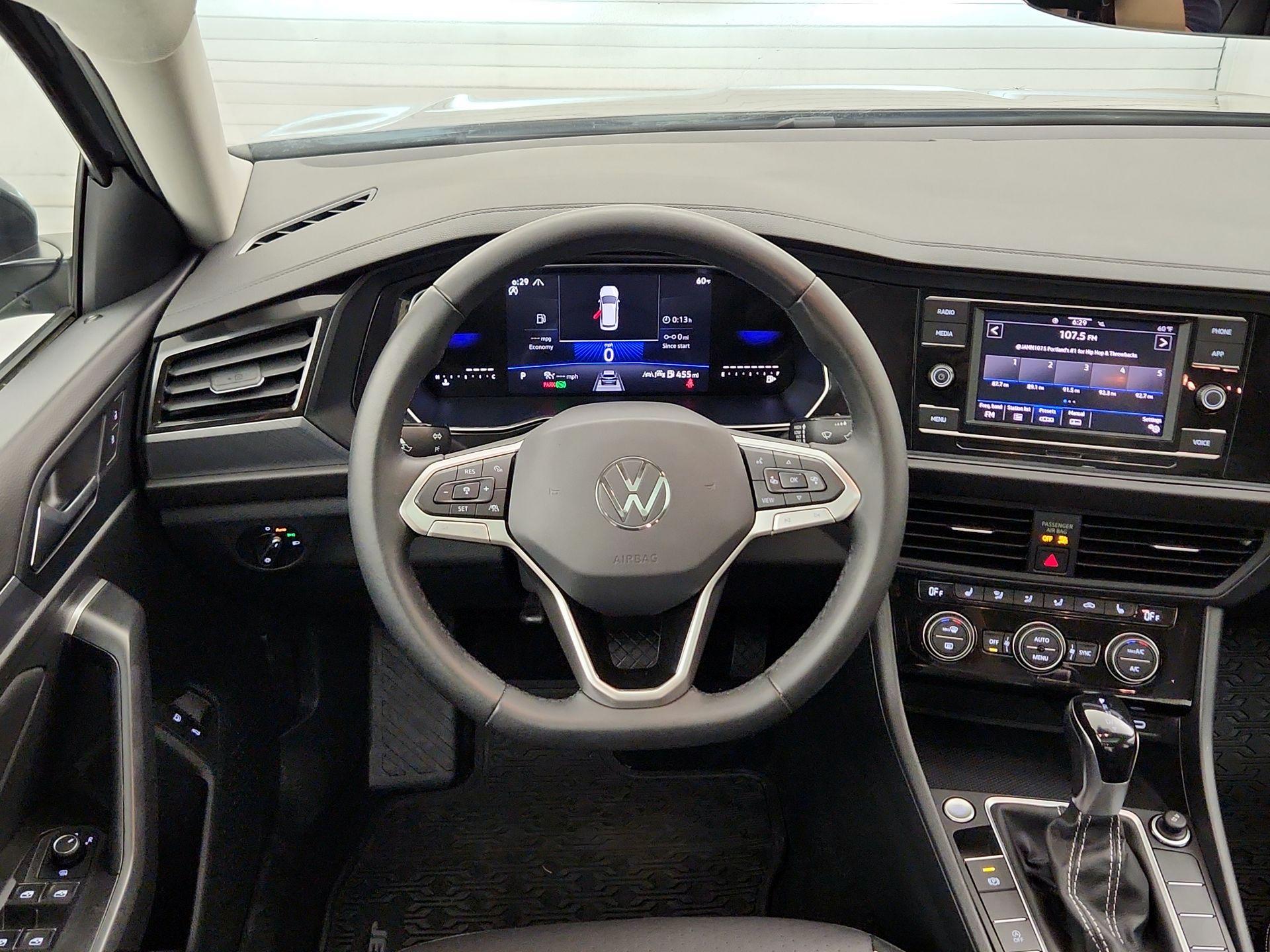 Thumbnail: 2024 Volkswagen Jetta - 10