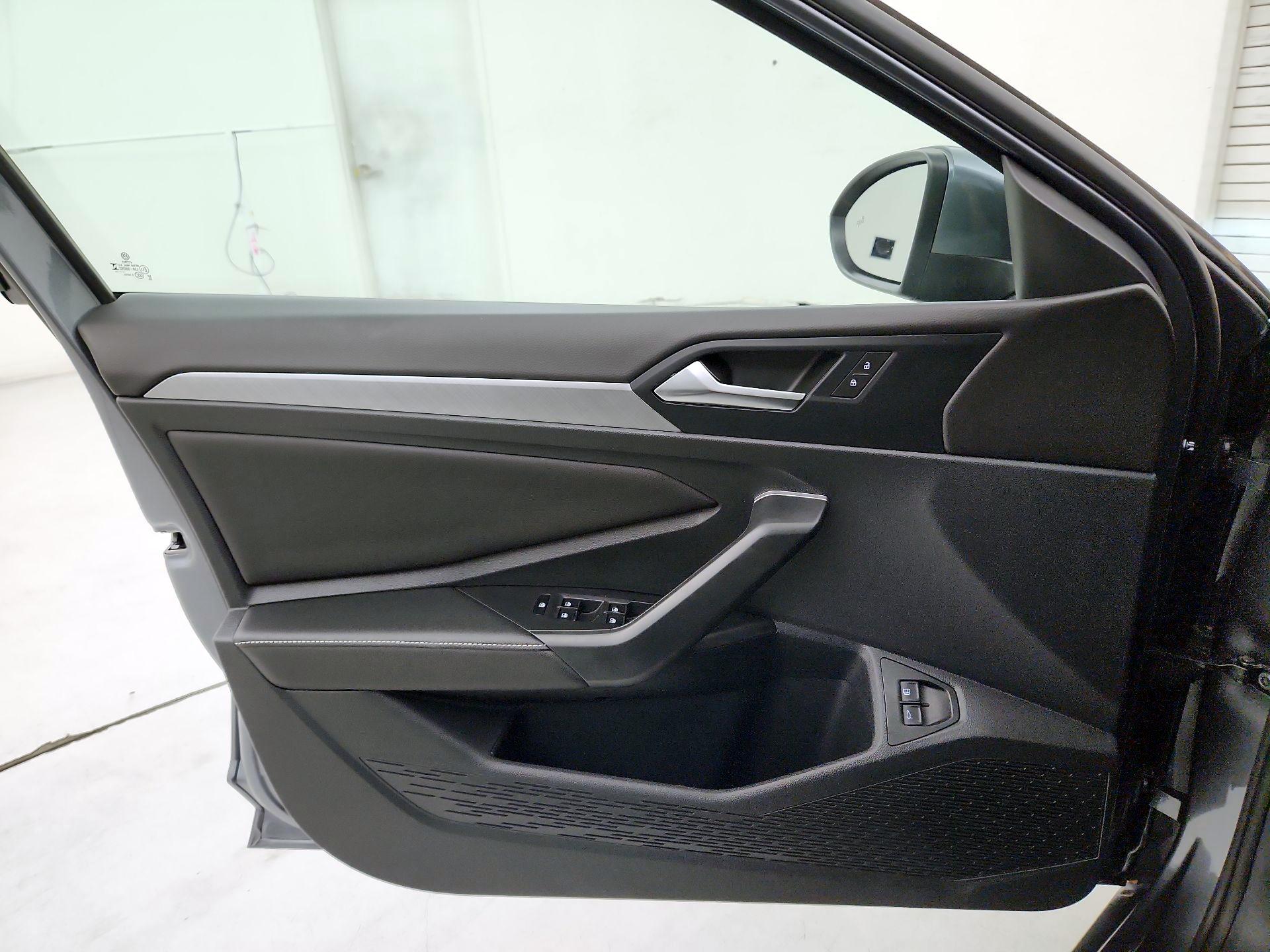 Thumbnail: 2024 Volkswagen Jetta - 12