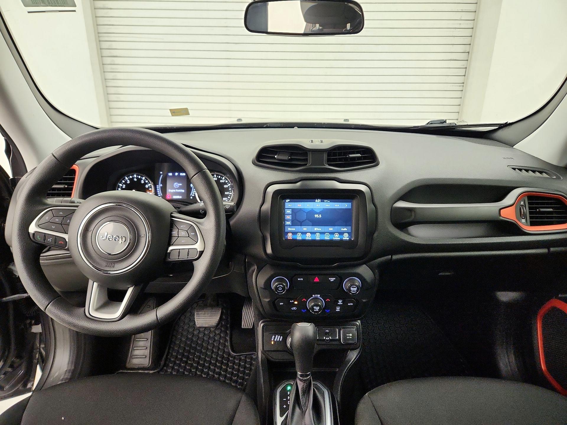 Thumbnail: 2018 Jeep Renegade - 9