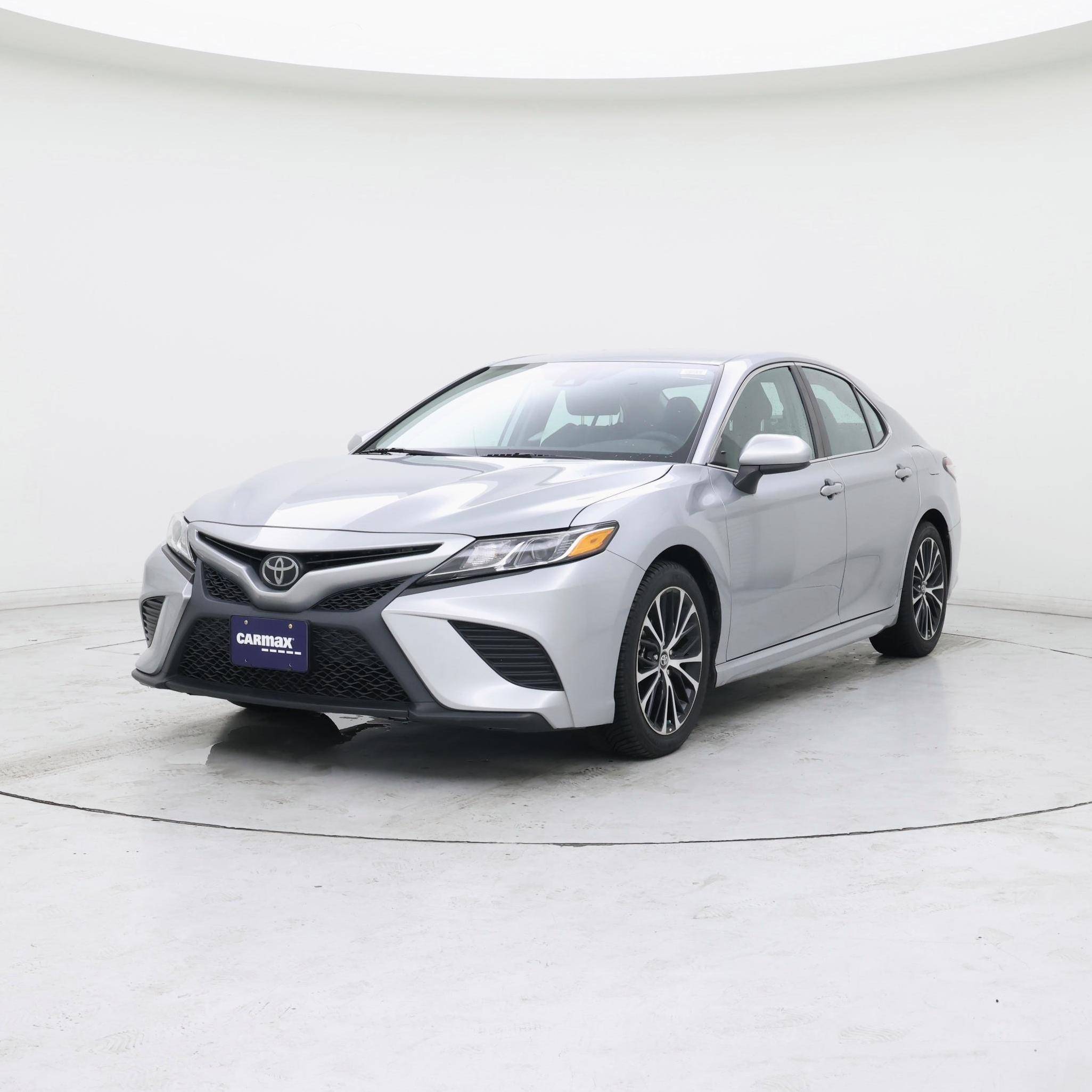 Thumbnail: 2019 Toyota Camry - 4