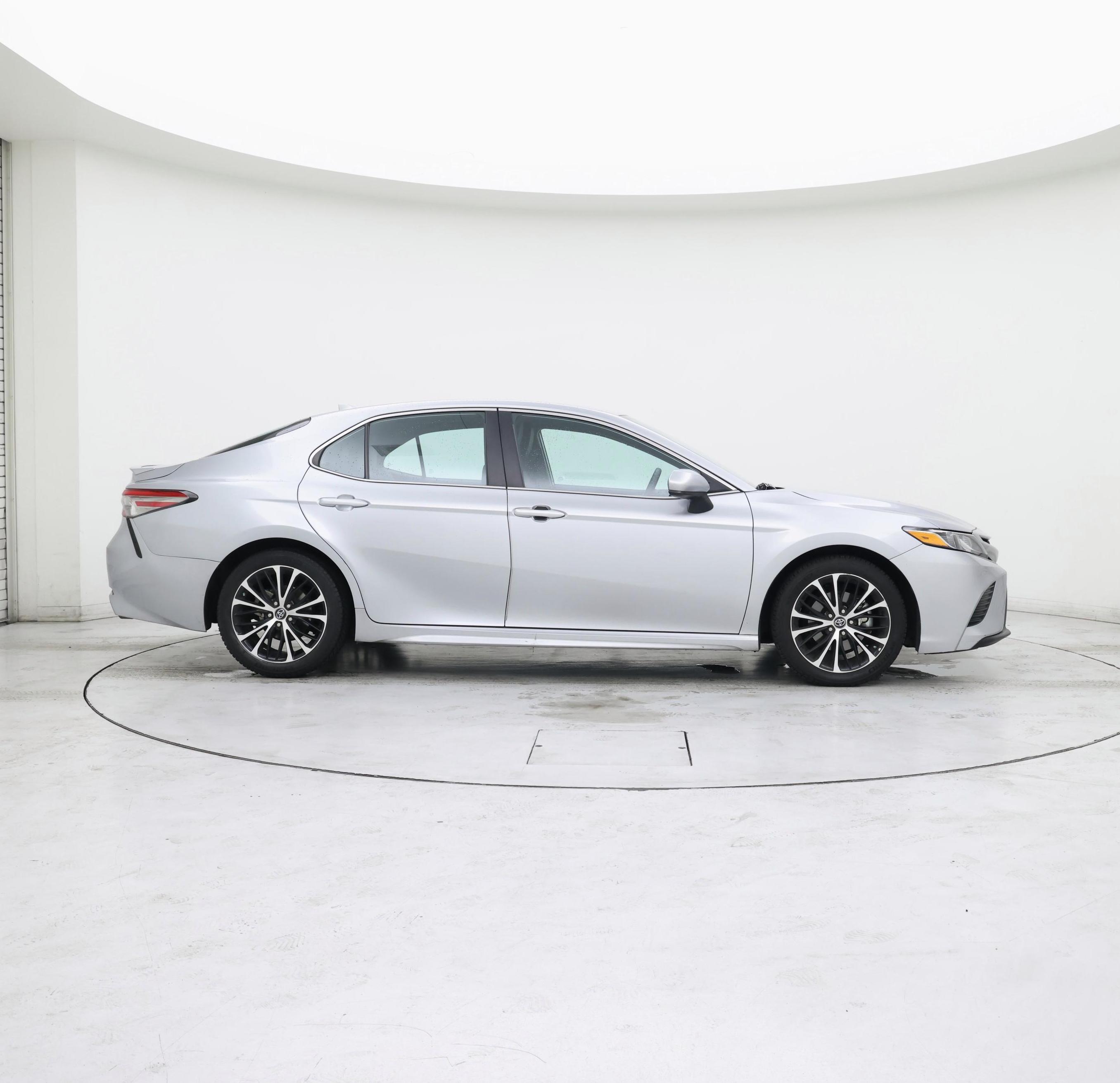 Thumbnail: 2019 Toyota Camry - 7