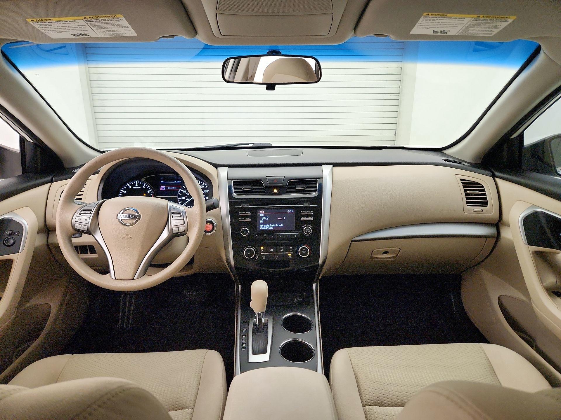 Thumbnail: 2015 Nissan Altima - 9