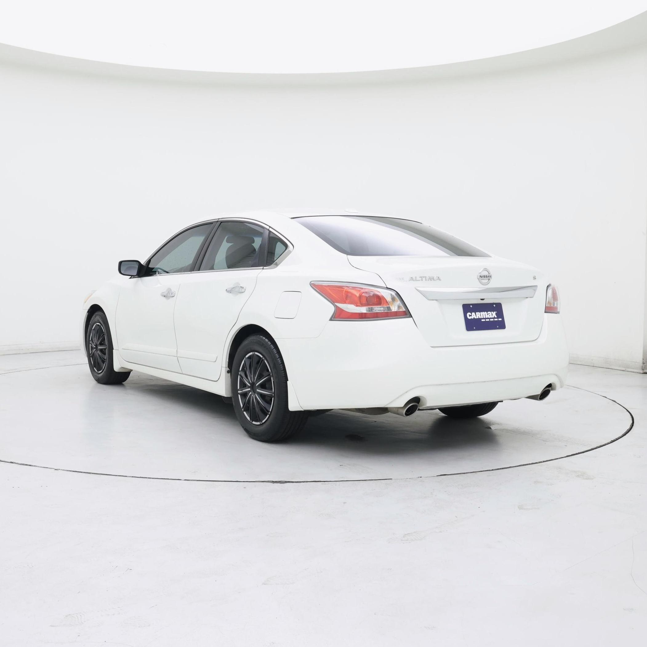 Thumbnail: 2015 Nissan Altima - 2