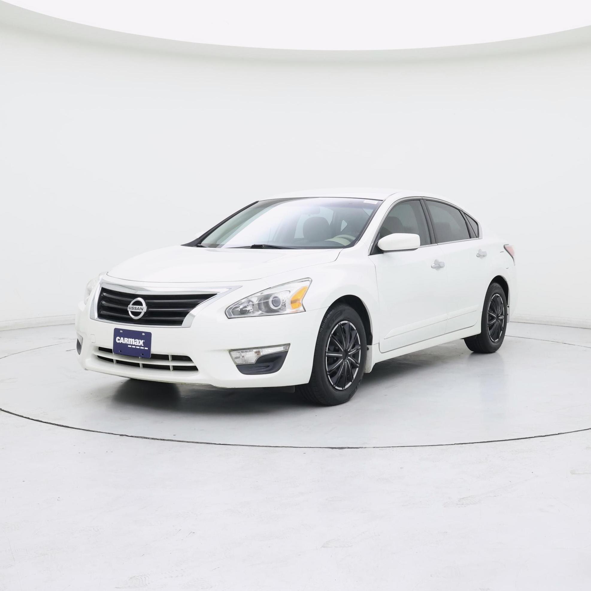 Thumbnail: 2015 Nissan Altima - 4