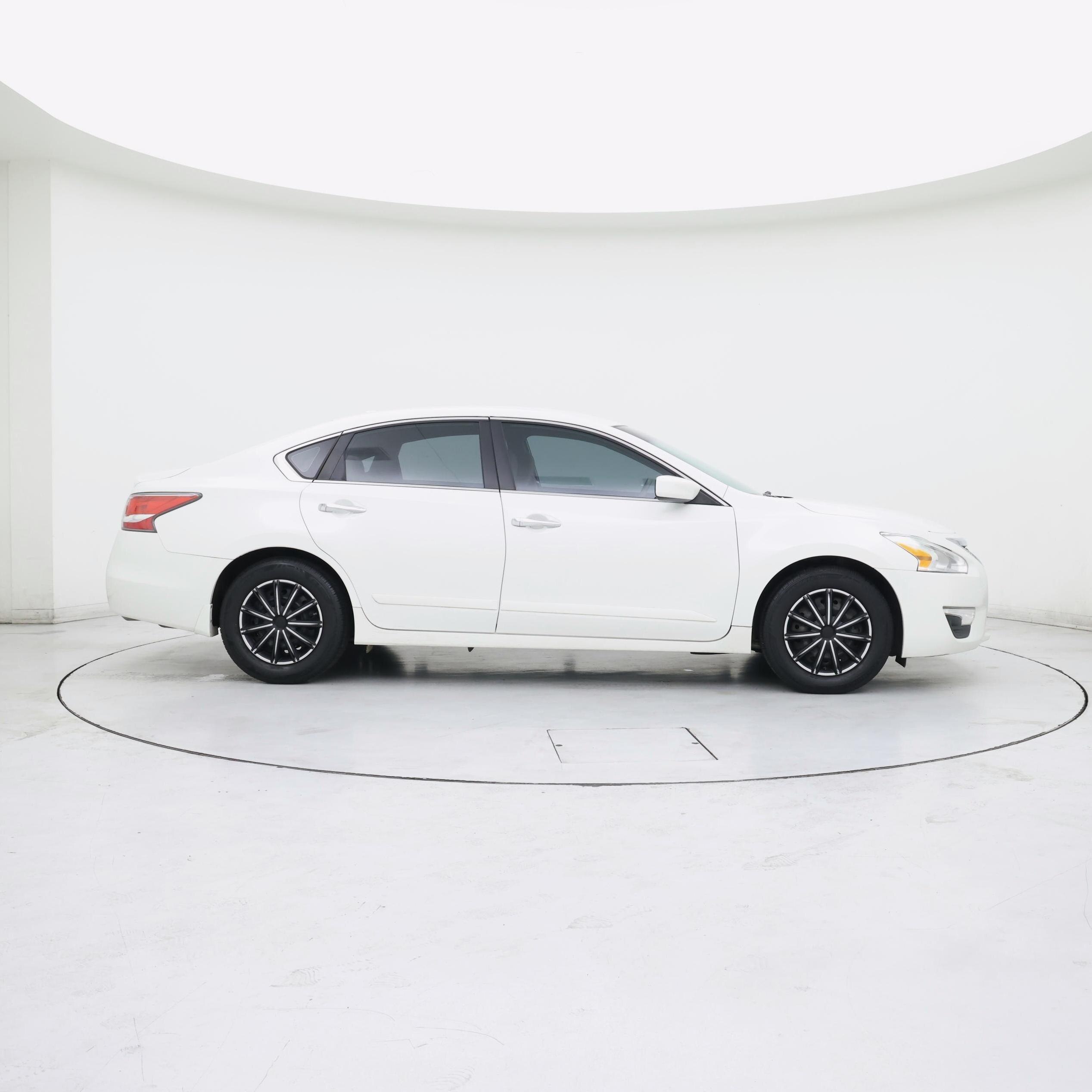 Thumbnail: 2015 Nissan Altima - 7