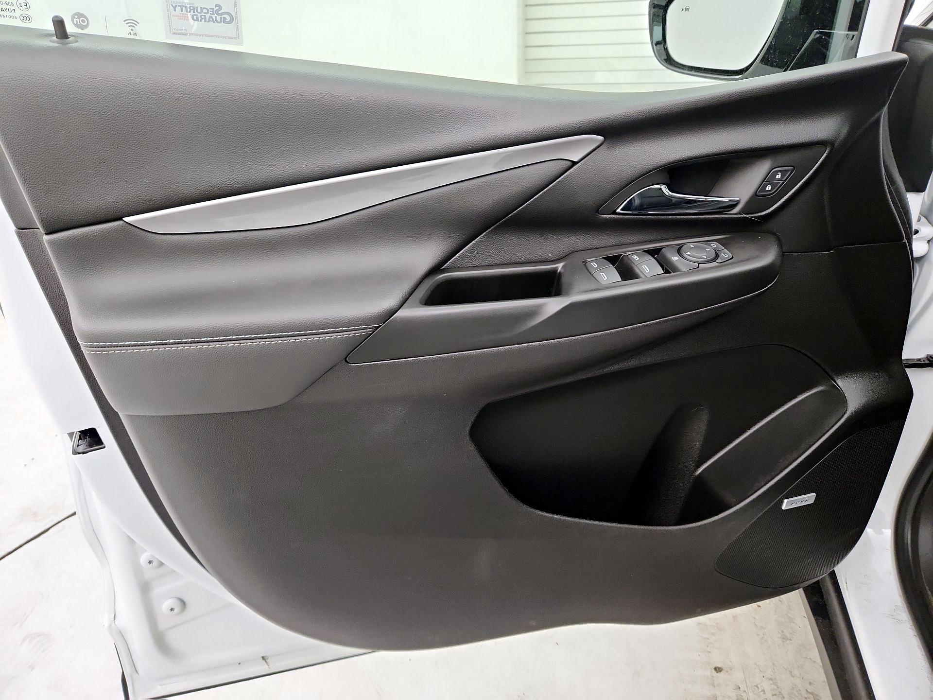 Thumbnail: 2023 Chevrolet Bolt EV - 12