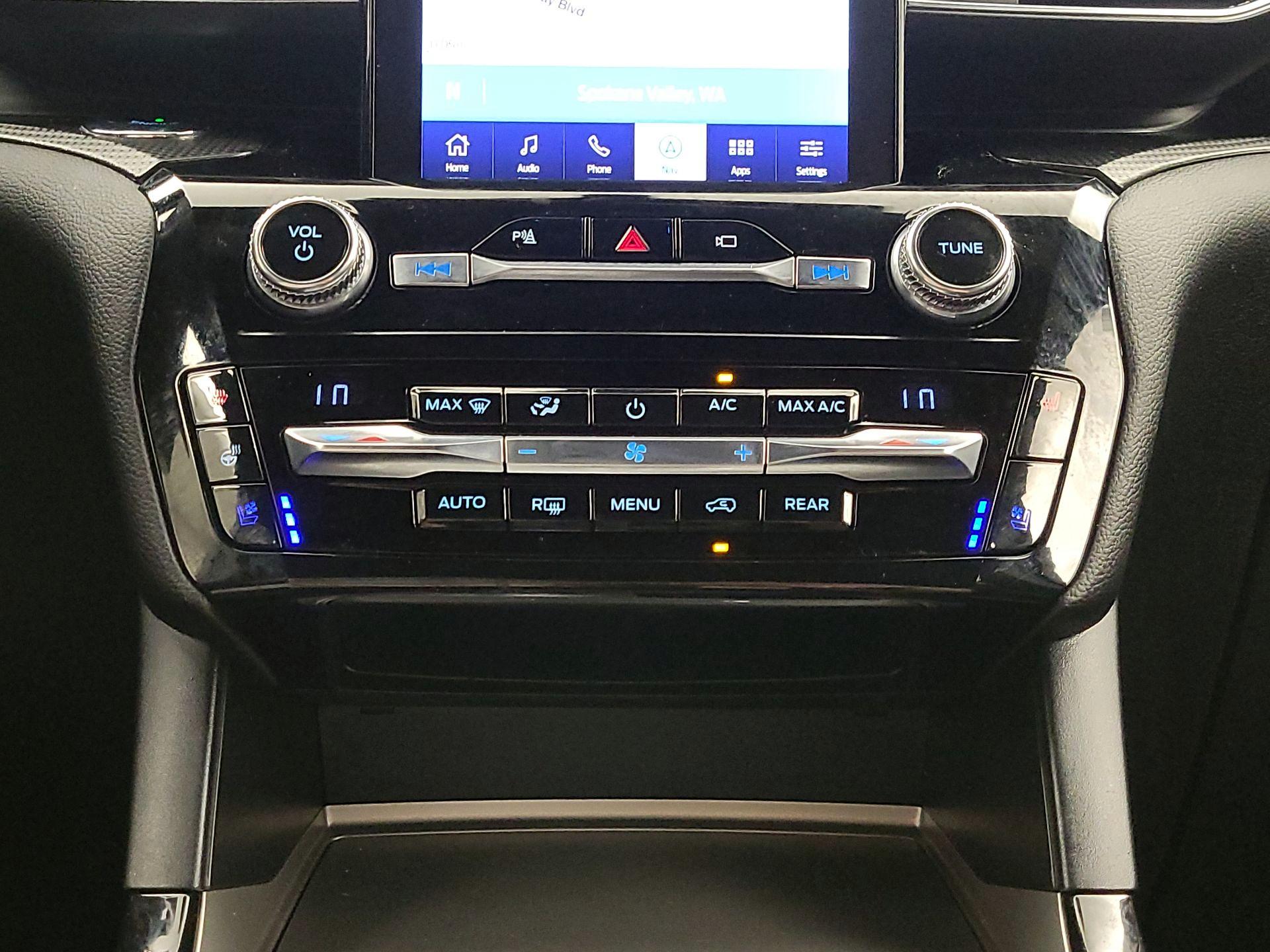 Thumbnail: 2021 Ford Explorer - 17