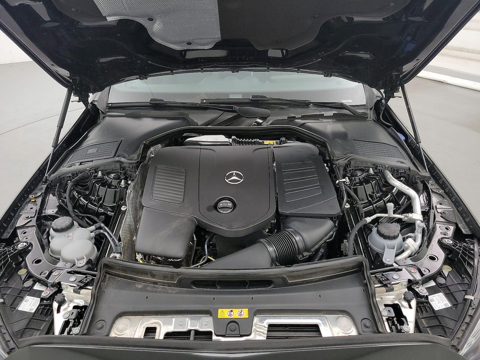 2025 Mercedes-Benz C-Class Sedan C 300 - Photo 23