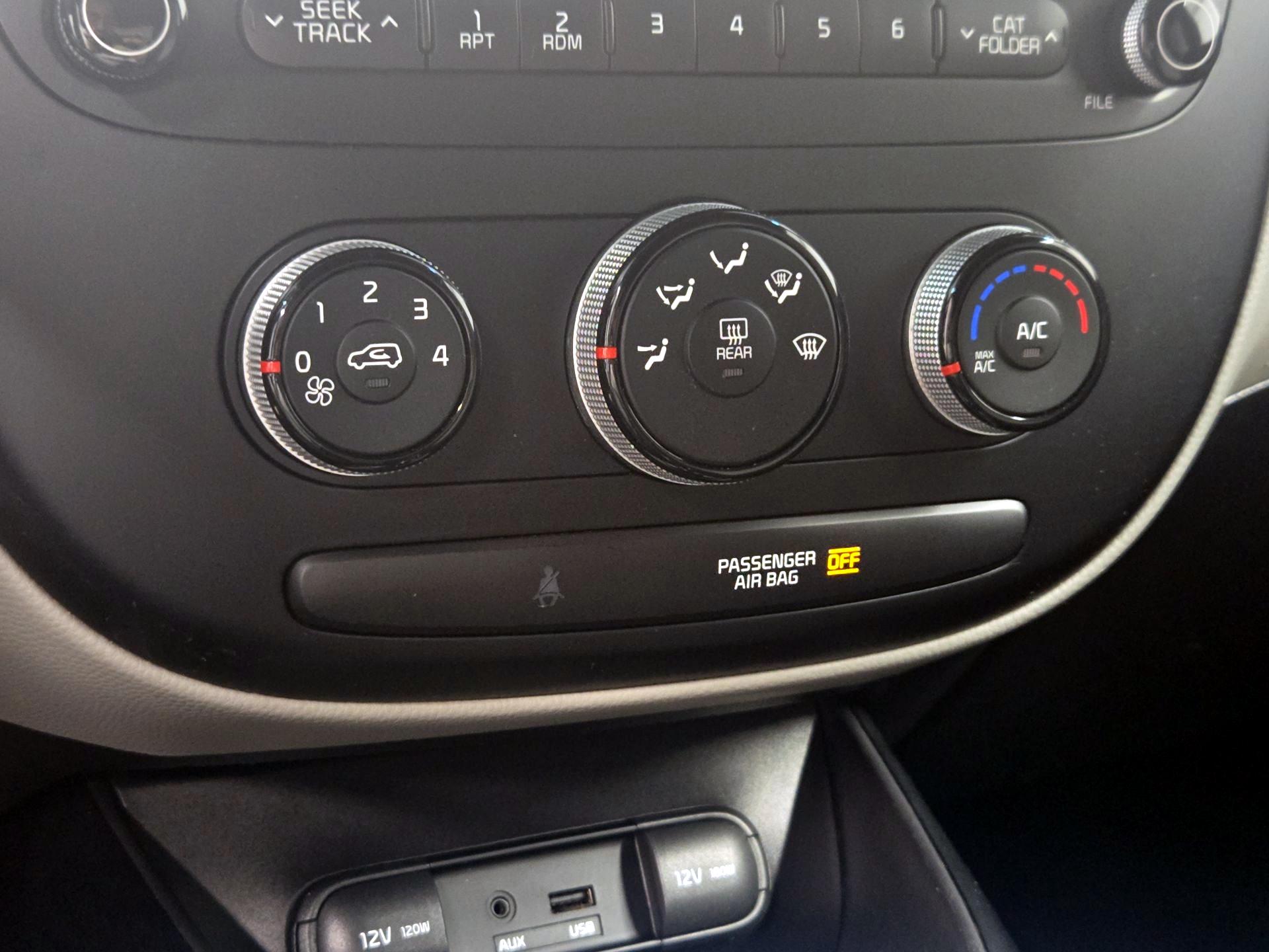 Thumbnail: 2015 Kia Soul - 15