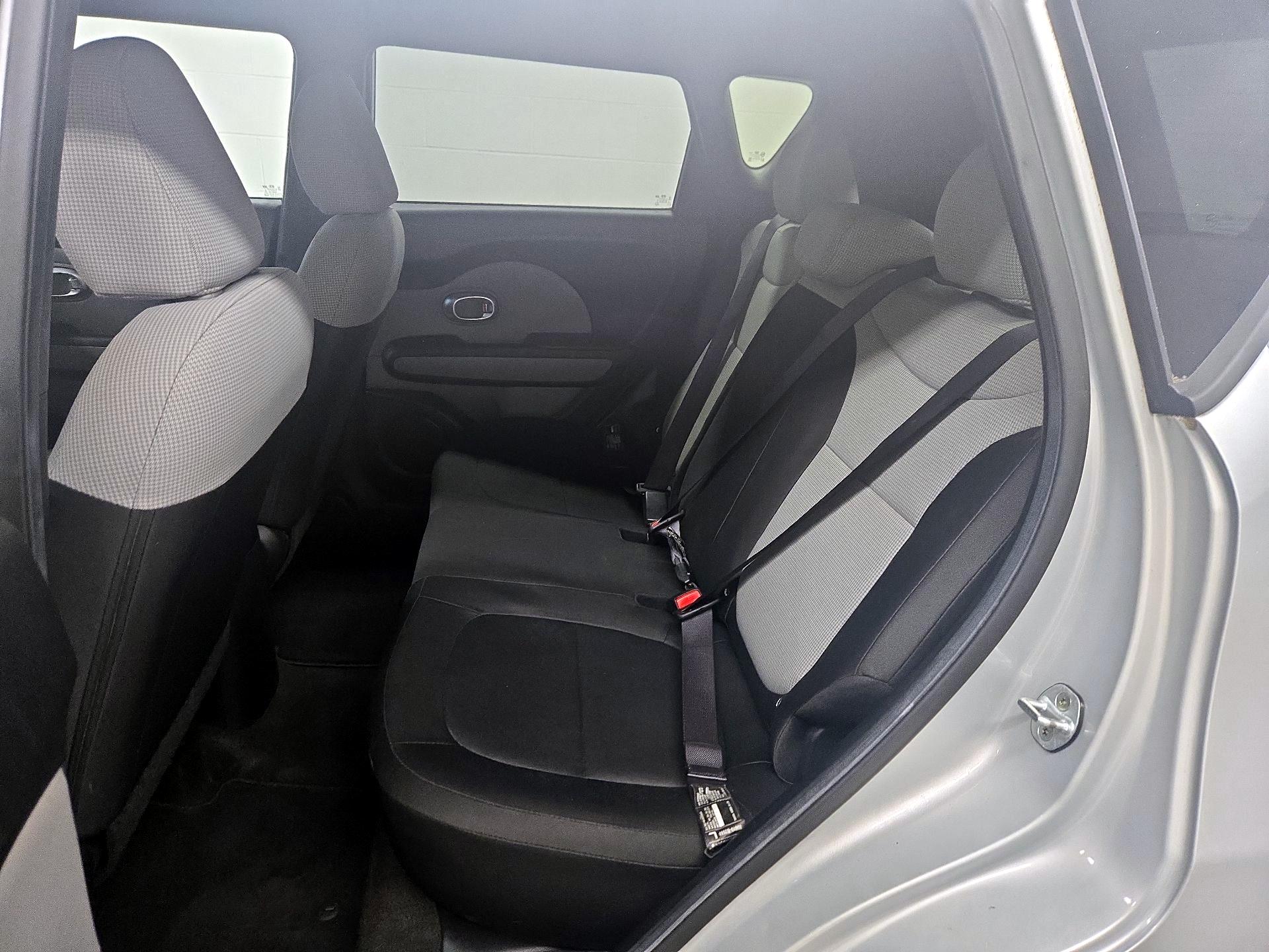 Thumbnail: 2015 Kia Soul - 18