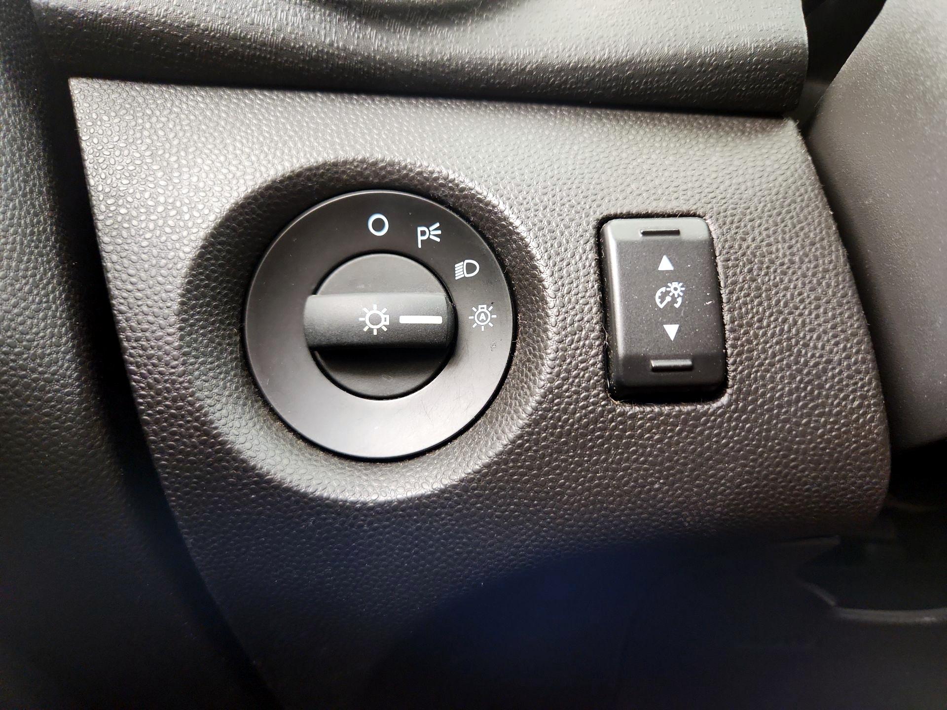 Thumbnail: 2016 Ford Fiesta - 13