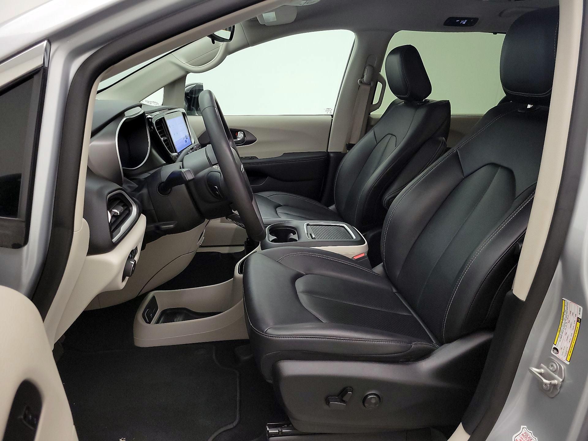 Thumbnail: 2024 Chrysler Pacifica - 11