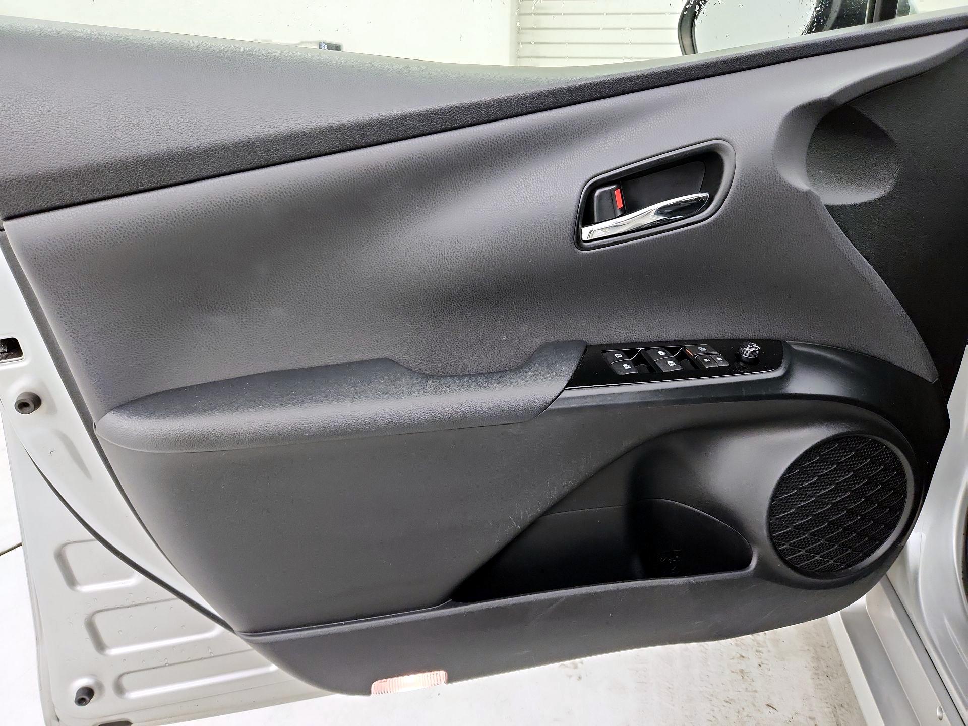 Thumbnail: 2017 Toyota Prius - 12