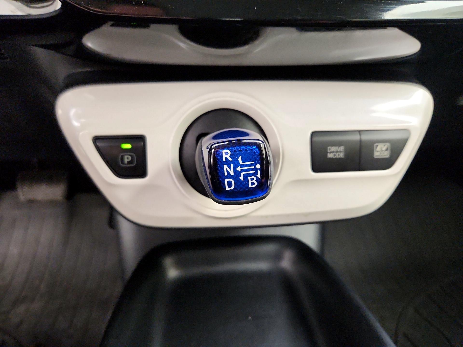 Thumbnail: 2017 Toyota Prius - 17