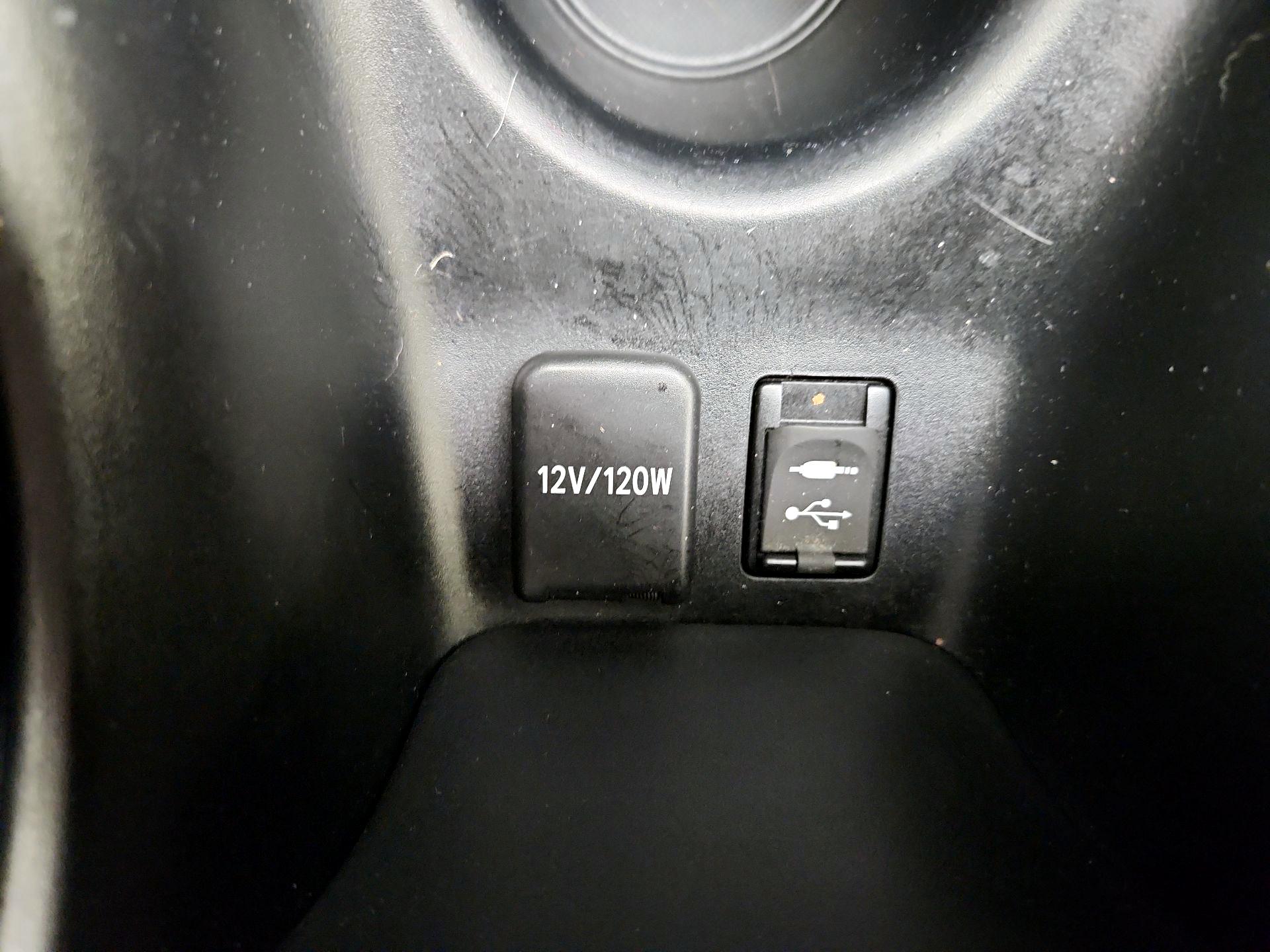 Thumbnail: 2017 Toyota Prius - 18