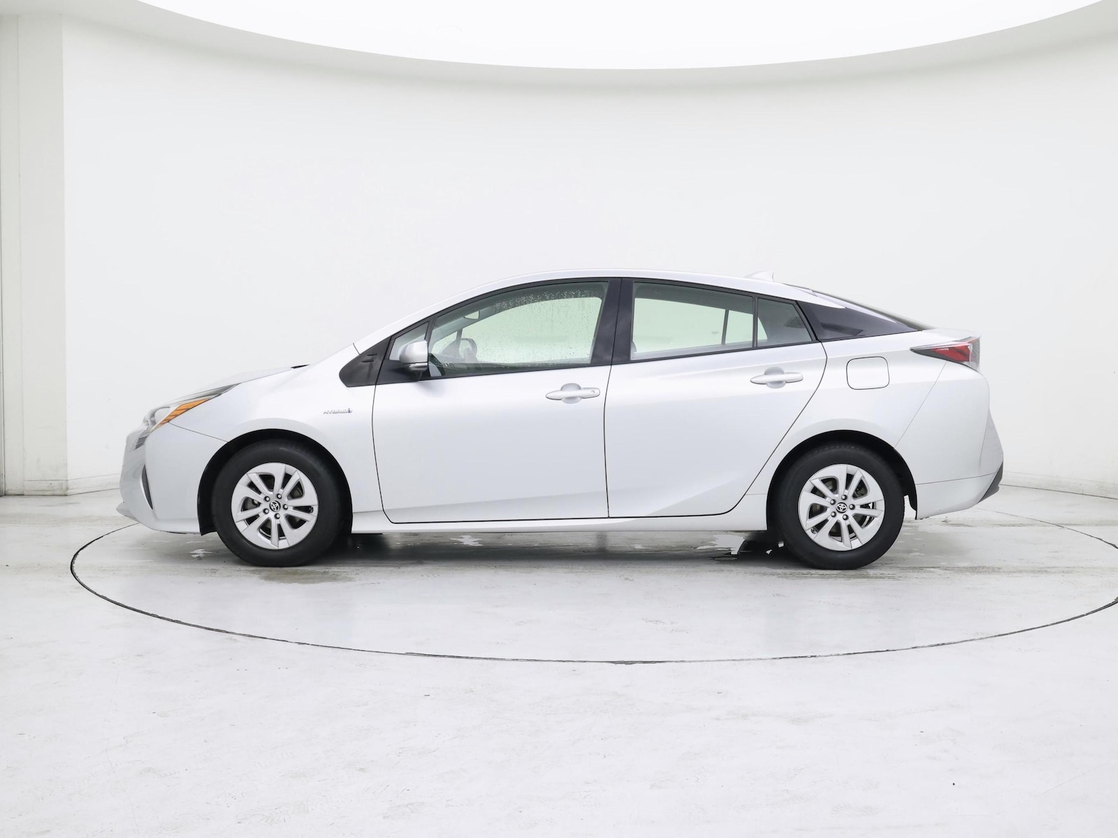 2017 Toyota Prius One - Photo 4