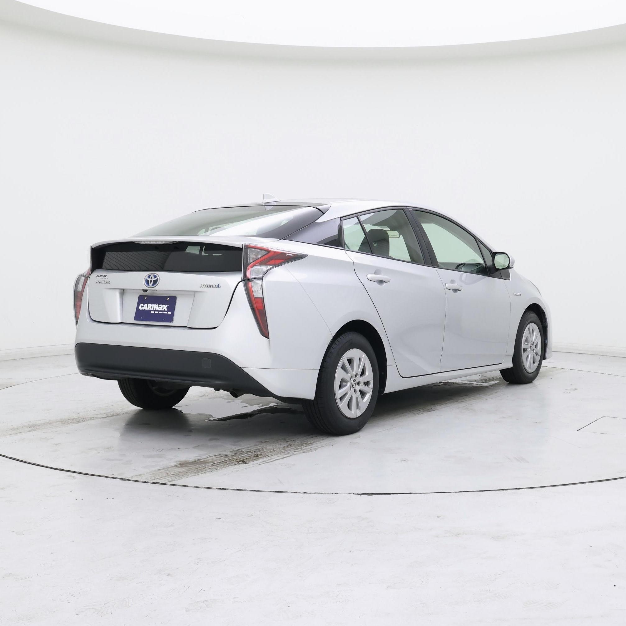 Thumbnail: 2017 Toyota Prius - 8