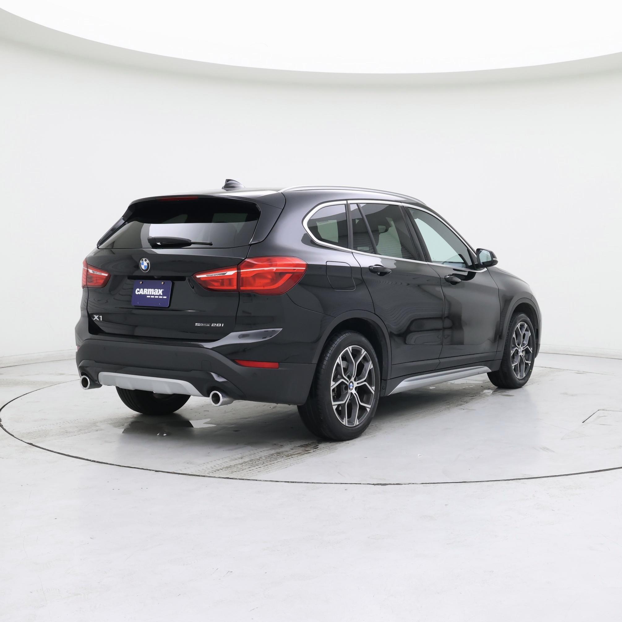 Thumbnail: 2022 BMW X1 - 8