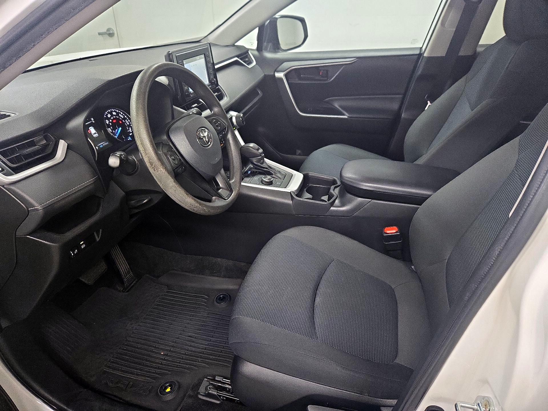 Thumbnail: 2021 Toyota RAV4 - 11