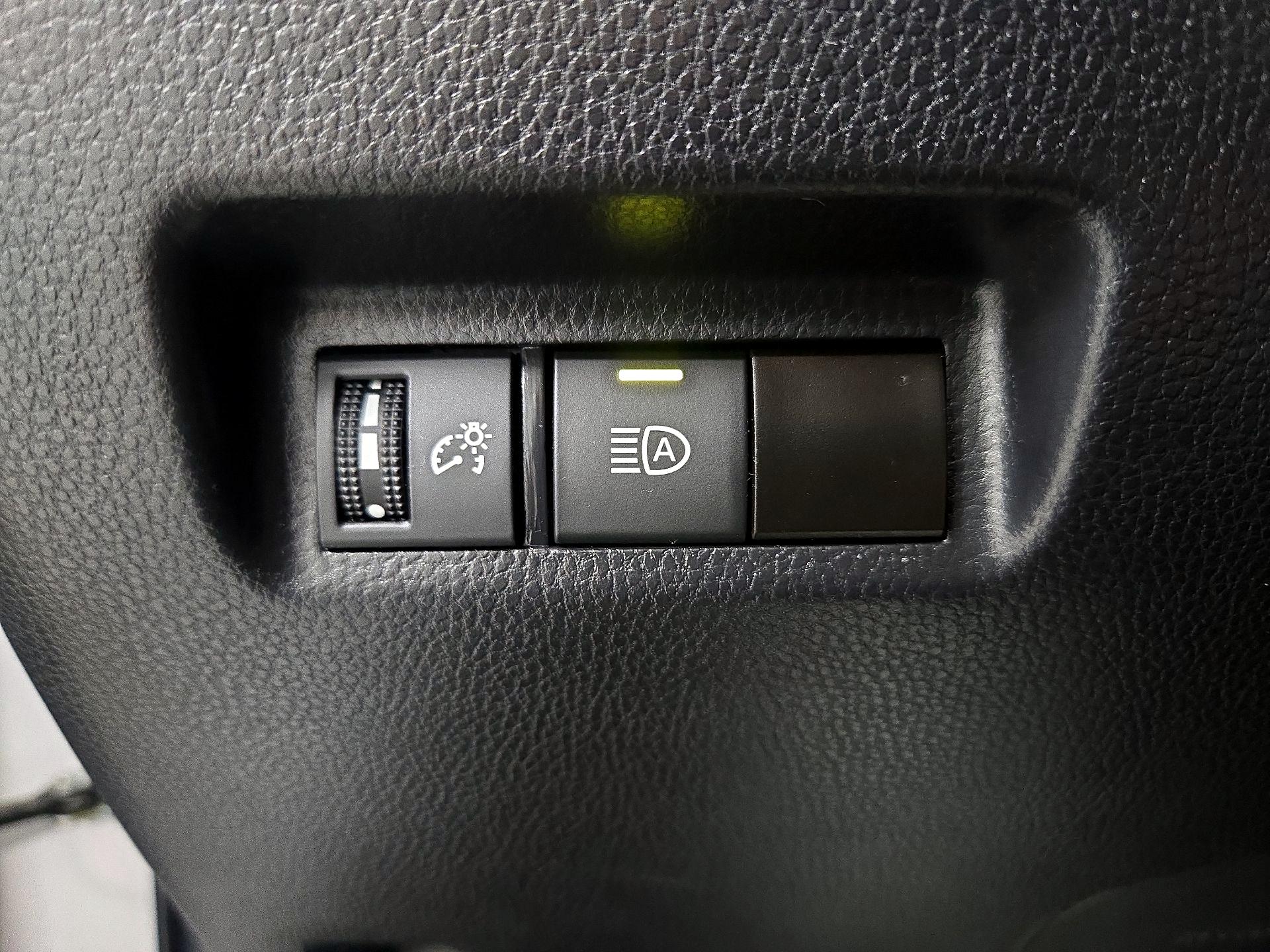 Thumbnail: 2021 Toyota RAV4 - 13
