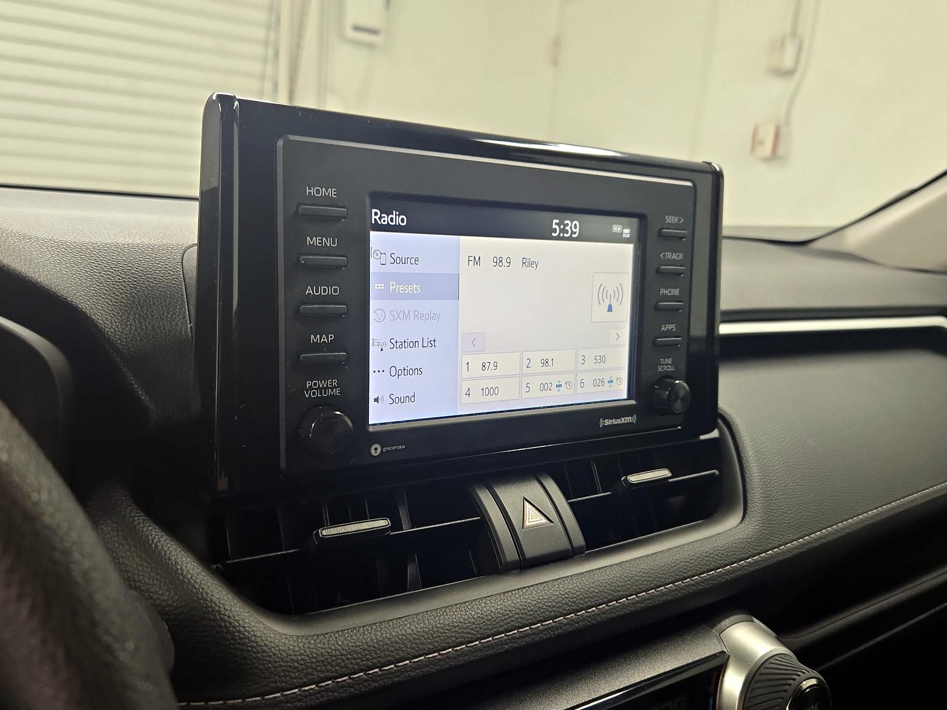 Thumbnail: 2021 Toyota RAV4 - 15